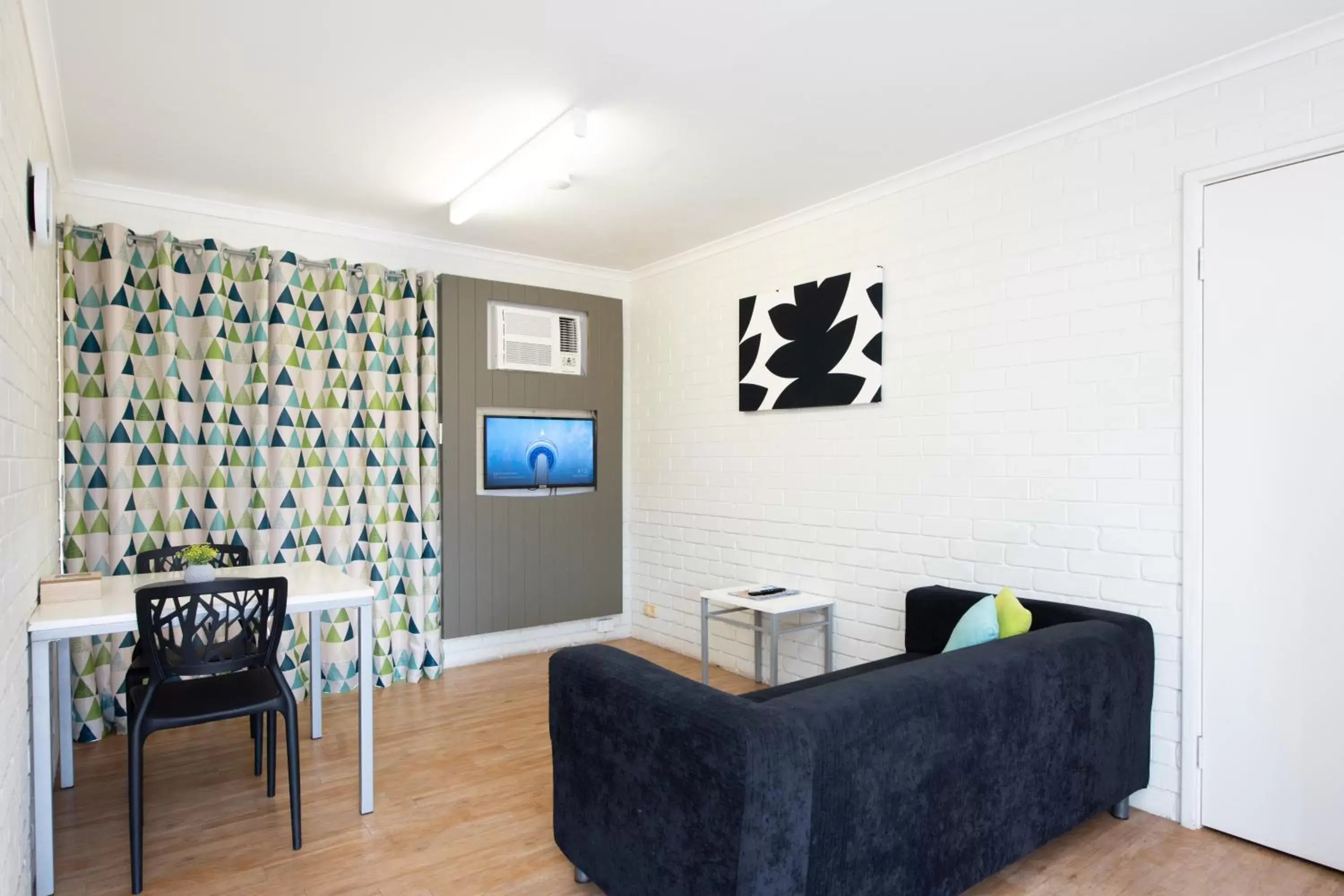 One-Bedroom Apartment in Geraldton's Ocean West Holiday Units & Short Stay Accommodation One-Bedroom Apartment in Geraldton's Ocean West Holiday Units & Short Stay Accommodation