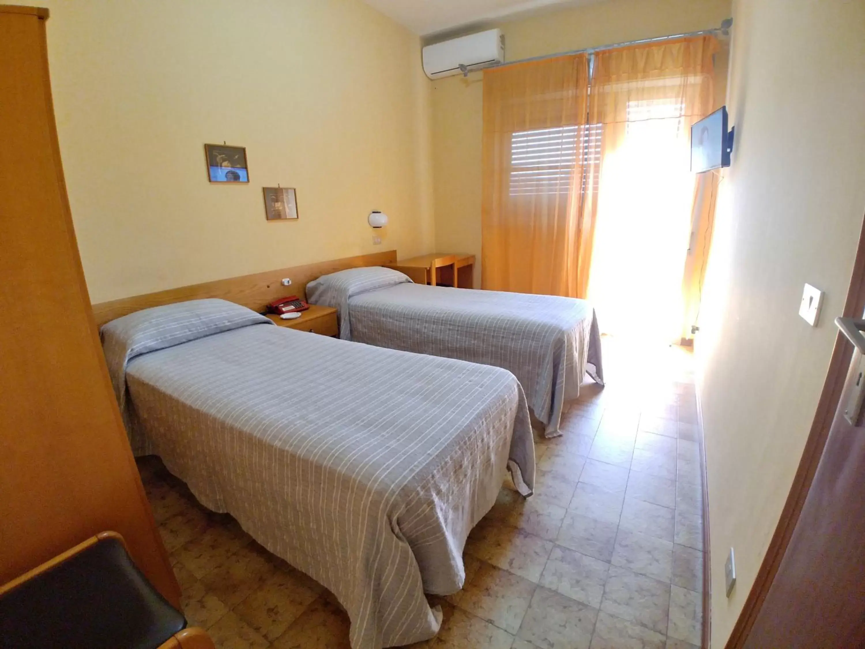 Single Room with Balcony in Hotel Il Dollaro Single Room with Balcony in Hotel Il Dollaro