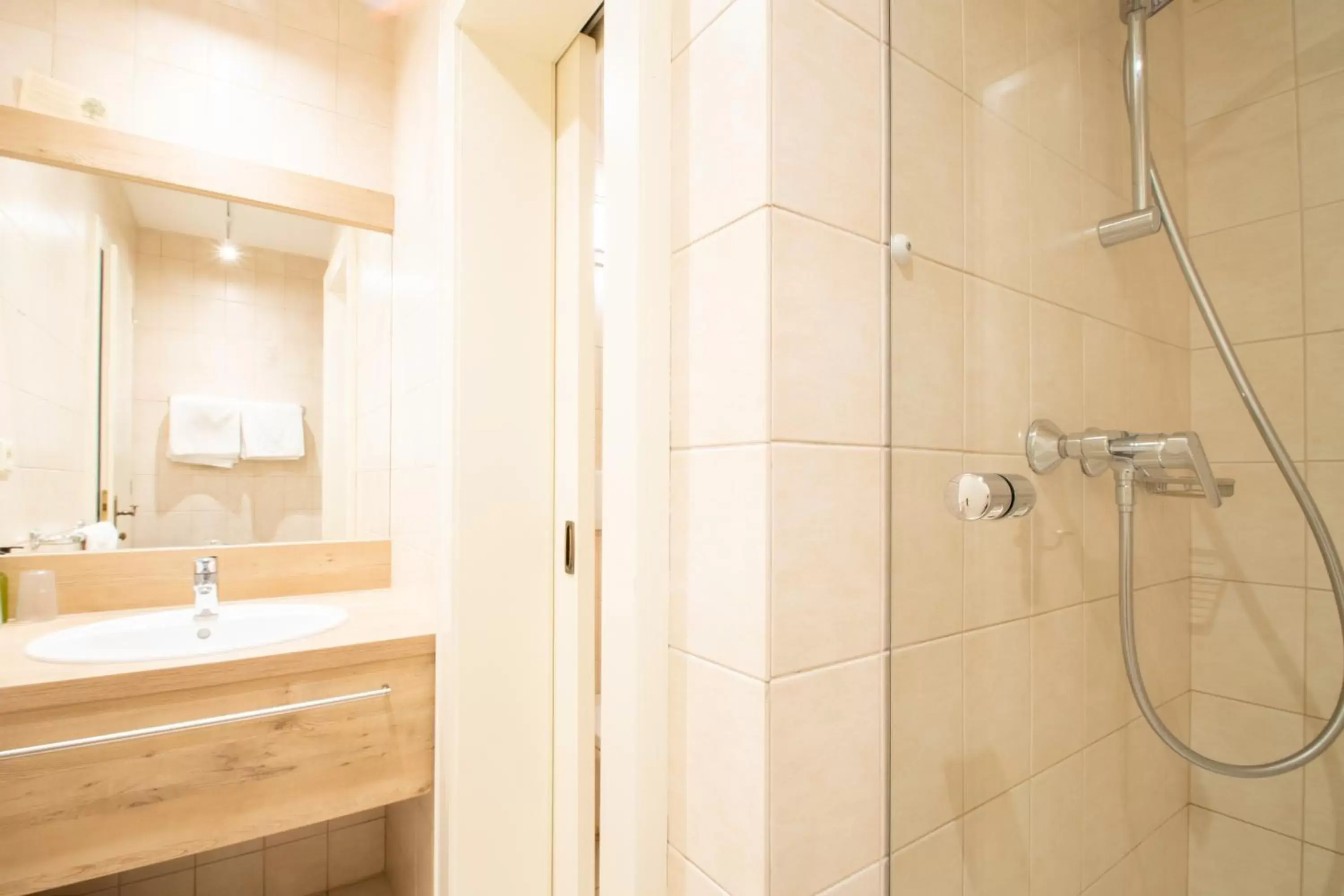 Double Room "Kaiserzimmer" Single Use in dasKAISER - Dein Gartenhotel in Tirol Double Room "Kaiserzimmer" Single Use in dasKAISER - Dein Gartenhotel in Tirol