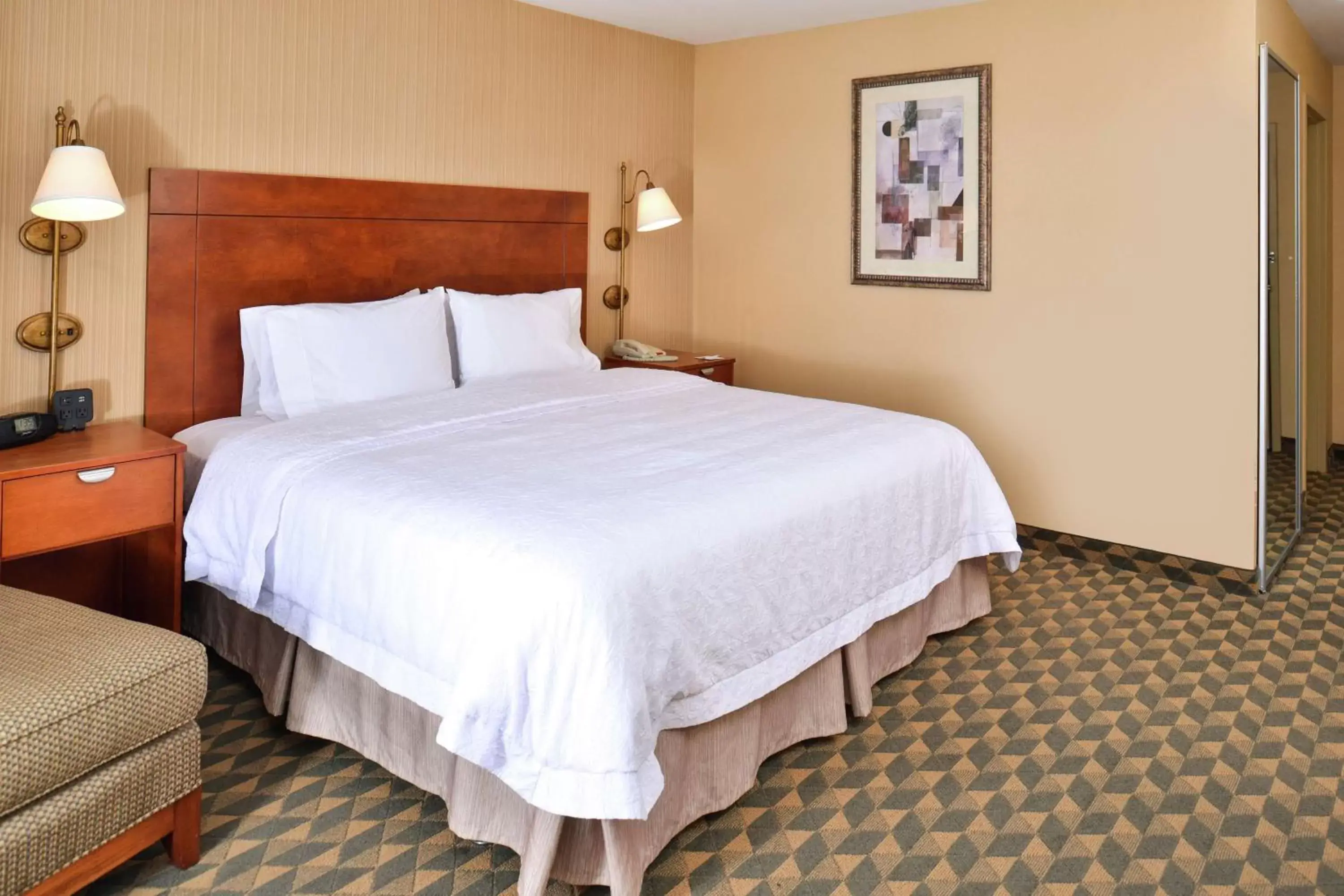 King Room with King Bed - Non-Smoking in Hampton Inn Harrison King Room with King Bed - Non-Smoking in Hampton Inn Harrison