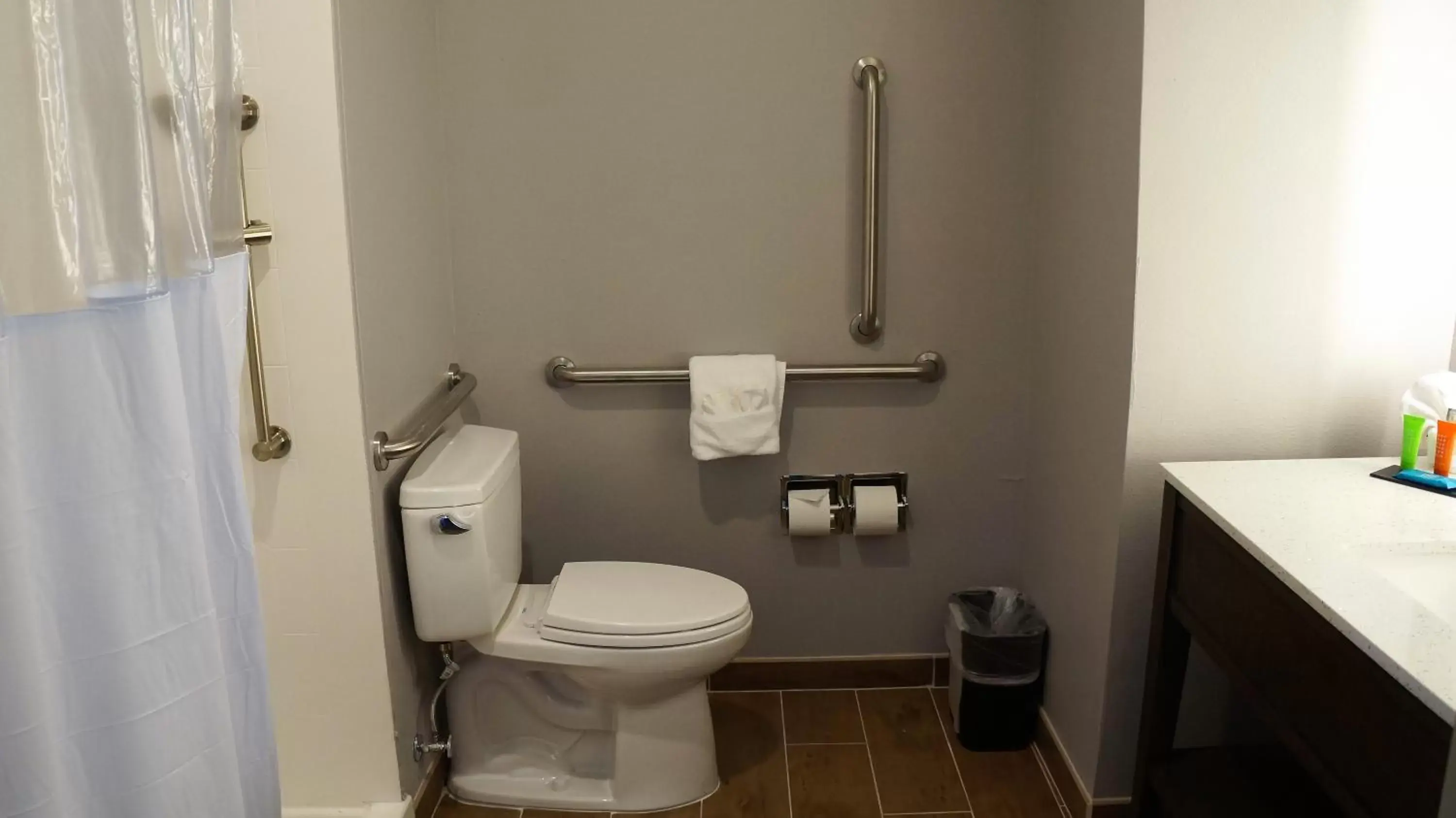 Double Room - Disability Access in Hotel Lydia Double Room - Disability Access in Hotel Lydia