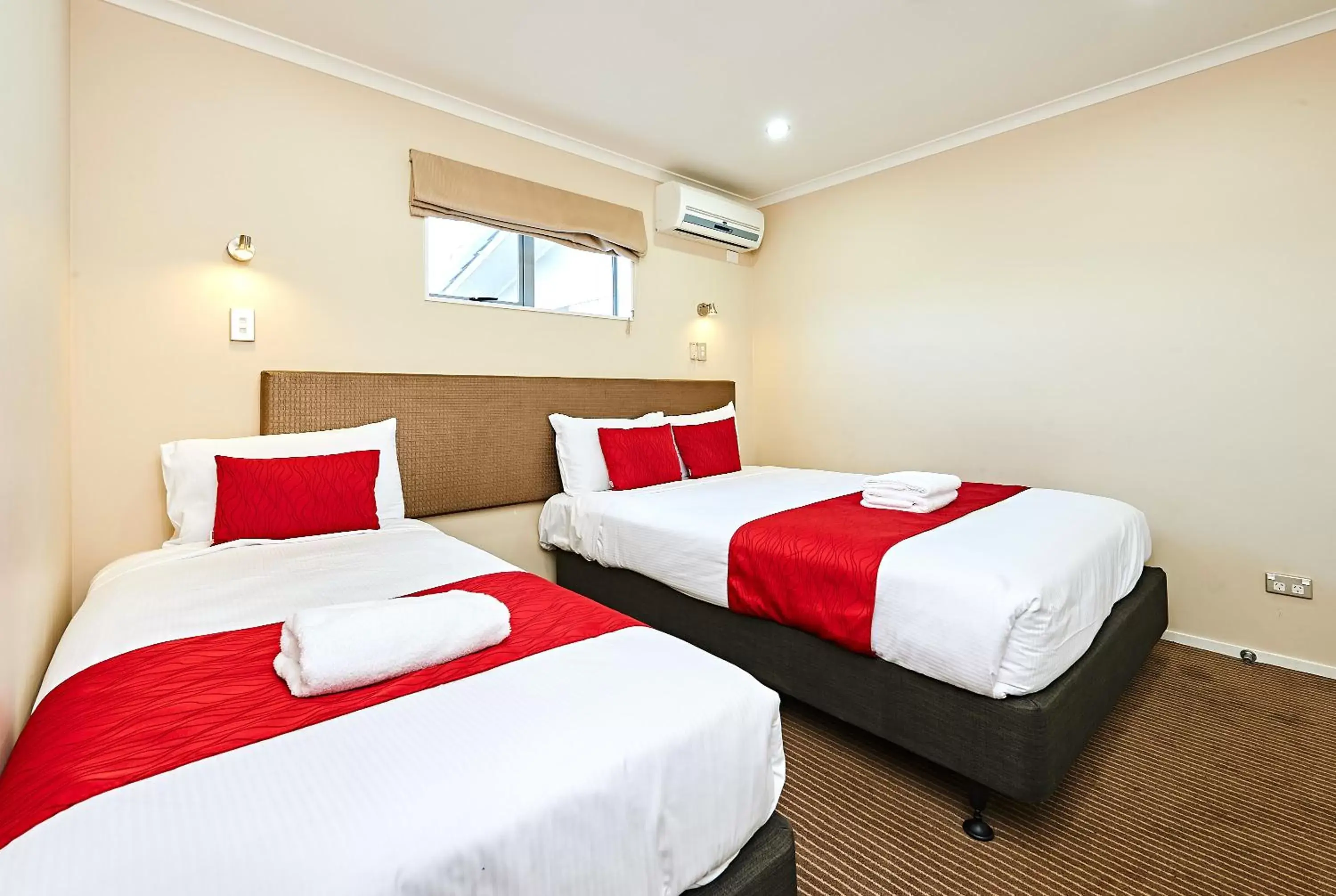 Two-Bedroom Apartment with 1 Single Bed and 1 Queen Bed in Auckland Airport Lodge Two-Bedroom Apartment with 1 Single Bed and 1 Queen Bed in Auckland Airport Lodge