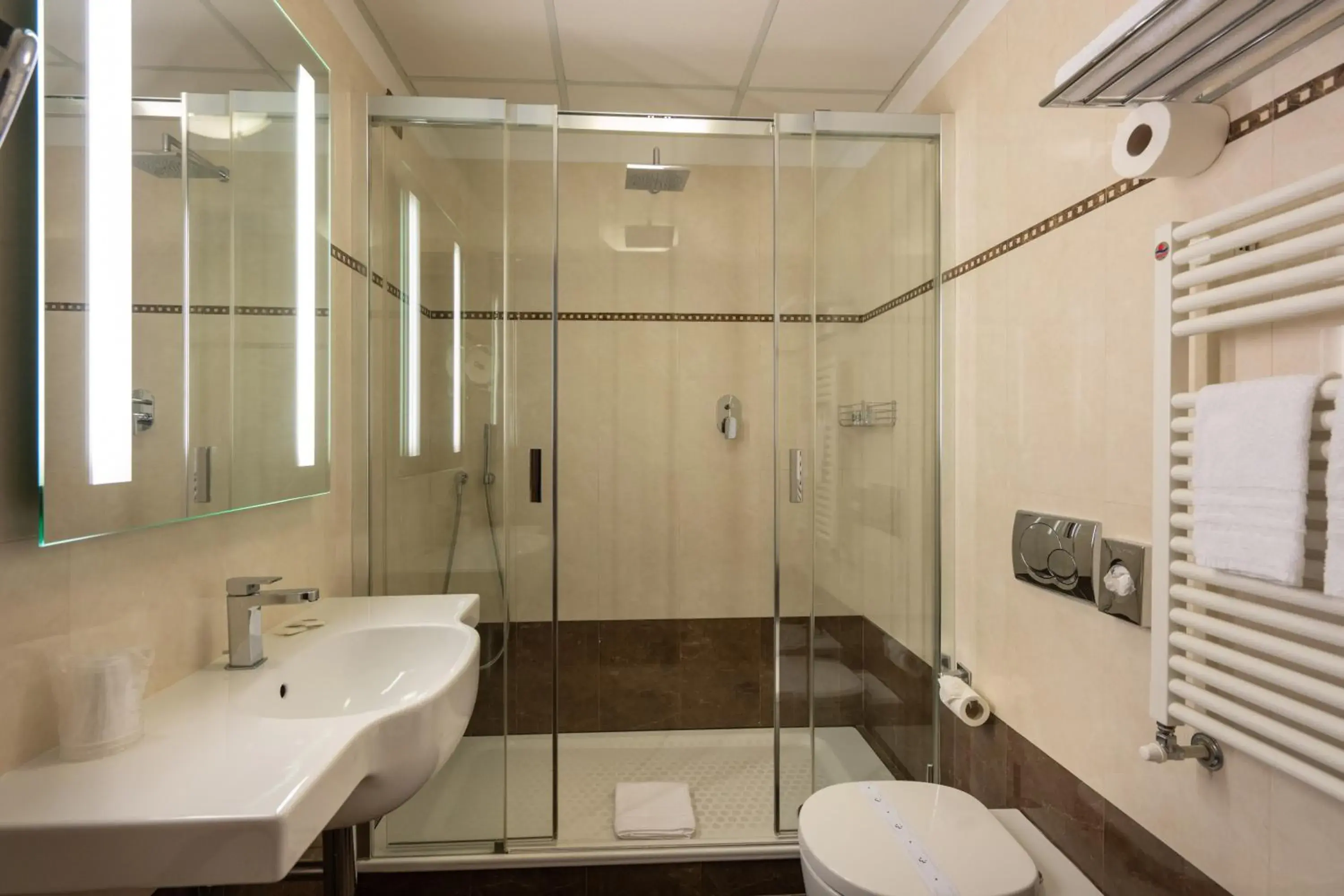 Triple Room in Hotel Iris Triple Room in Hotel Iris