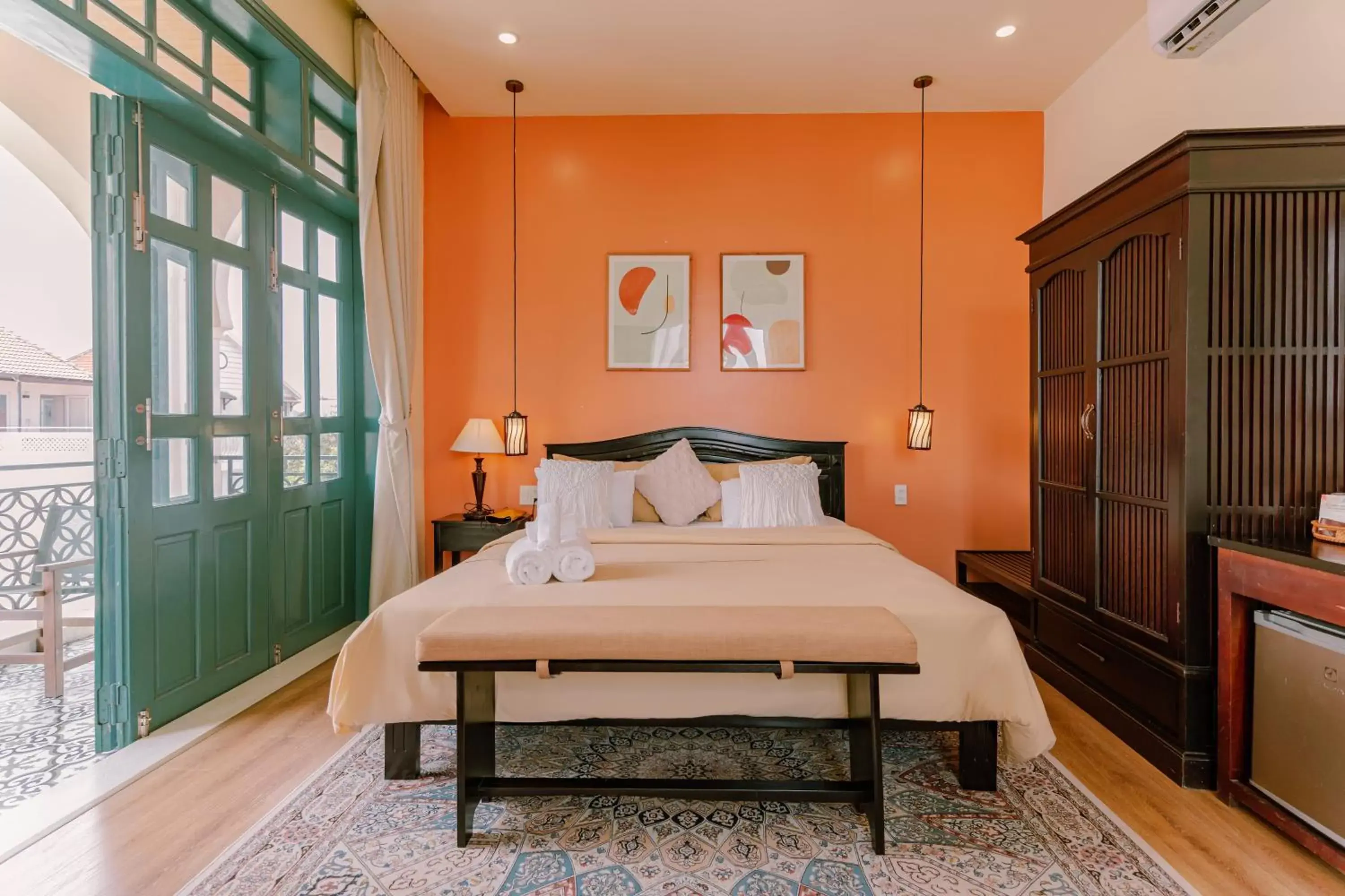 Deluxe Double Room (2 Adults + 1 Child) in Alsahar Hoi An Boutique Villa Deluxe Double Room (2 Adults + 1 Child) in Alsahar Hoi An Boutique Villa