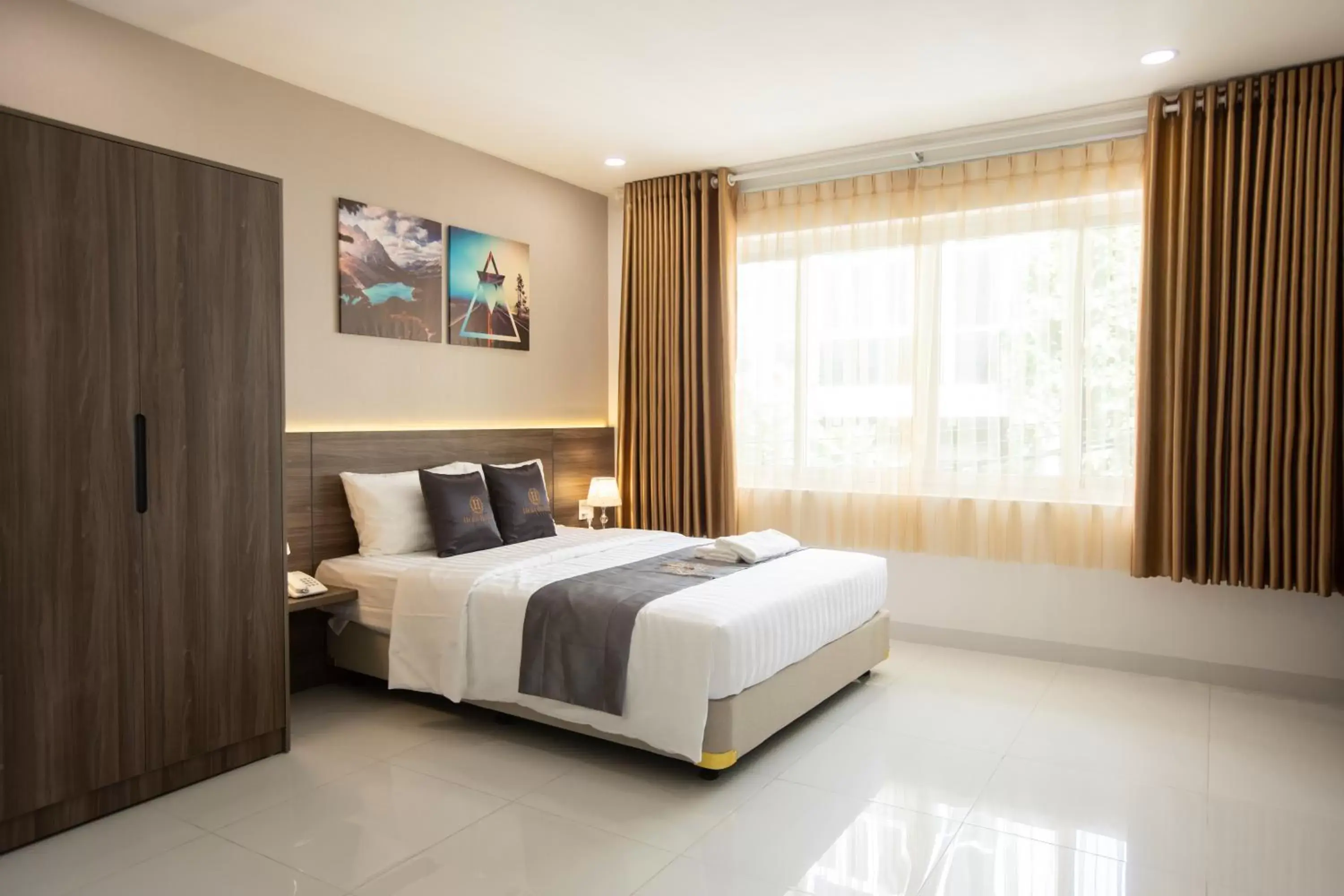 Deluxe Double Room in Hera Hotel Airport Deluxe Double Room in Hera Hotel Airport