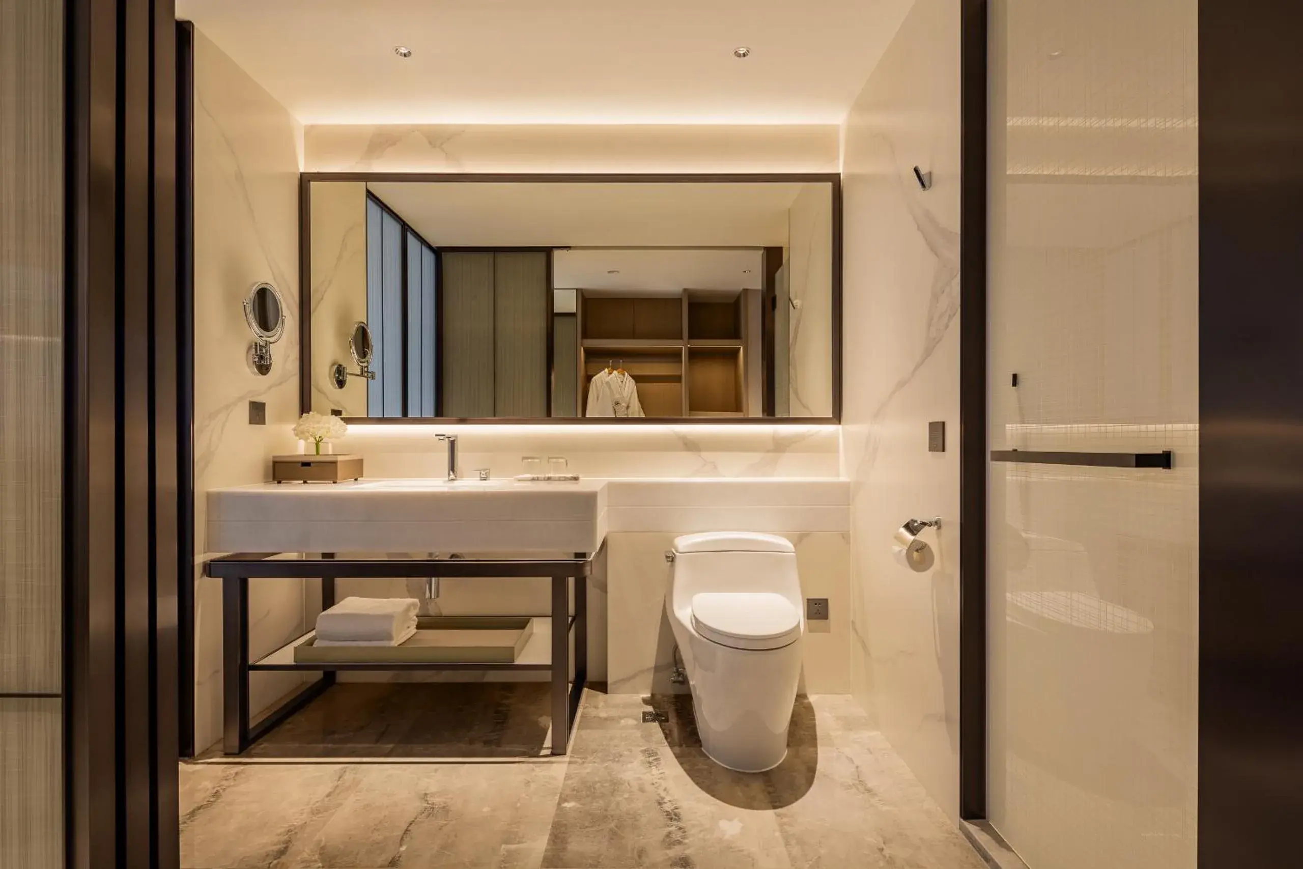 Craftsmanship Twin Room in Grand Metropark Yuantong Hotel Beijing Craftsmanship Twin Room in Grand Metropark Yuantong Hotel Beijing