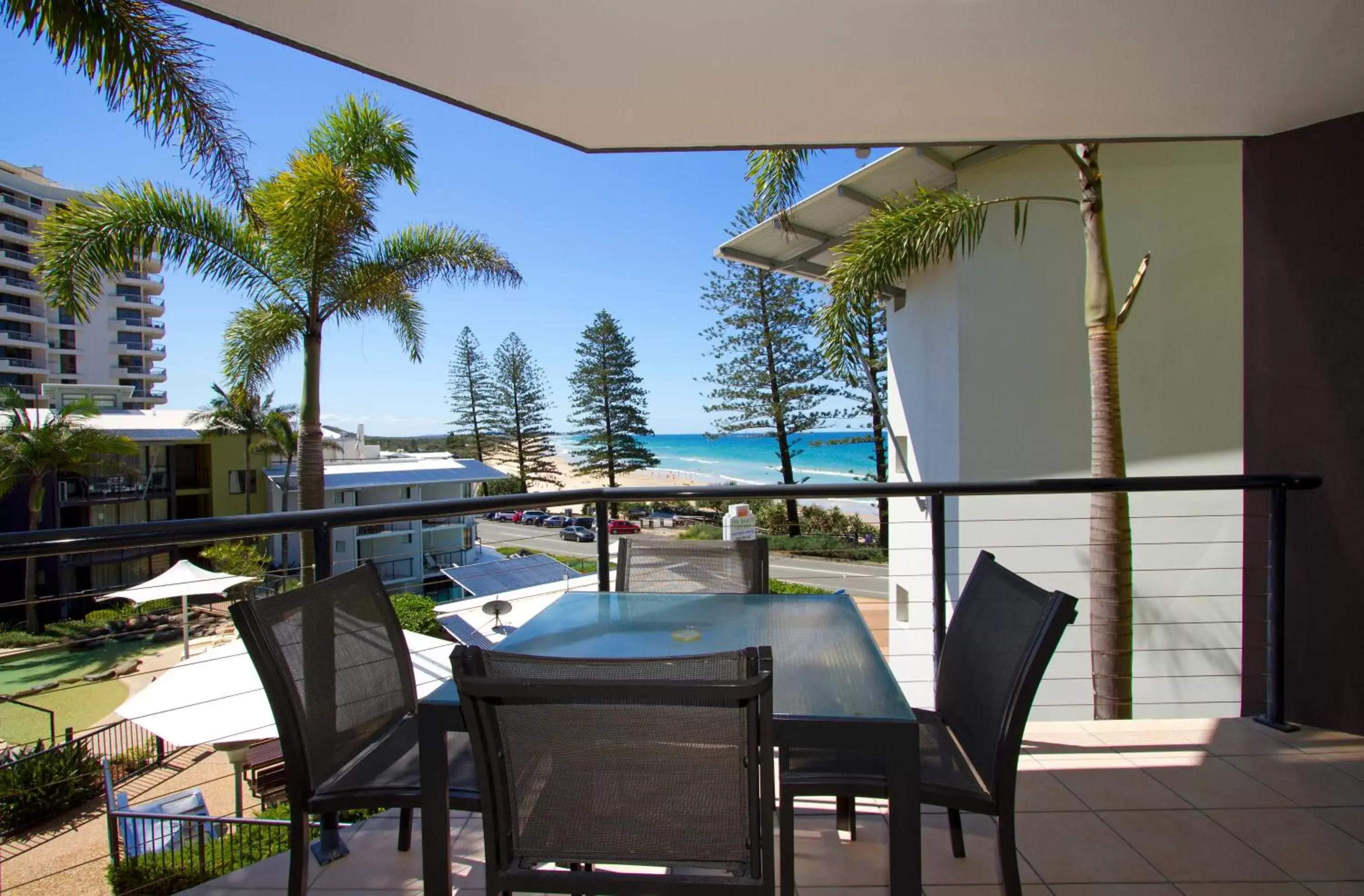 One-Bedroom Apartment with Ocean View in The Beach Retreat Coolum One-Bedroom Apartment with Ocean View in The Beach Retreat Coolum