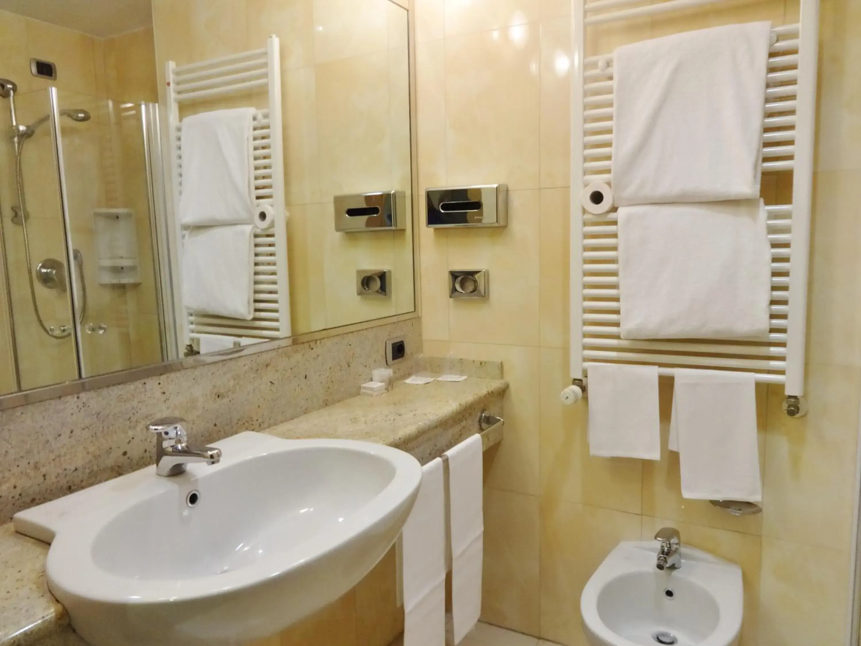 Single Room in Hotel Tiffany Milano Single Room in Hotel Tiffany Milano