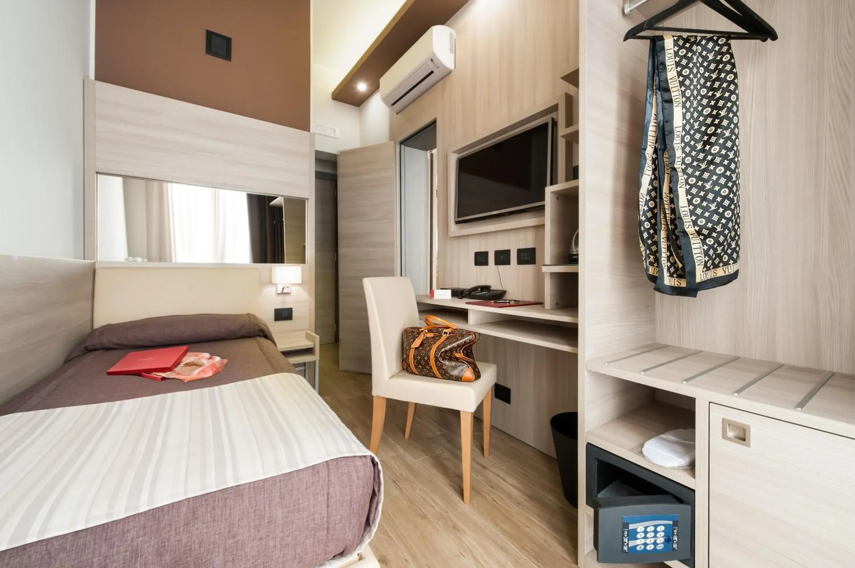 Single Room in Hotel Trapani In Single Room in Hotel Trapani In