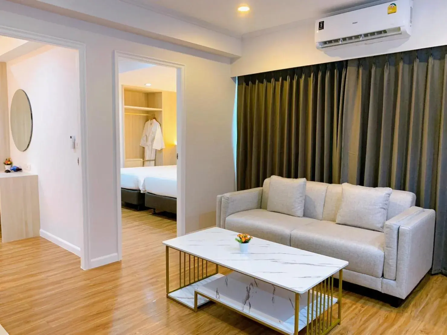 Junior Suite in Miloft Sathorn Hotel - SHA Plus Certified Junior Suite in Miloft Sathorn Hotel - SHA Plus Certified