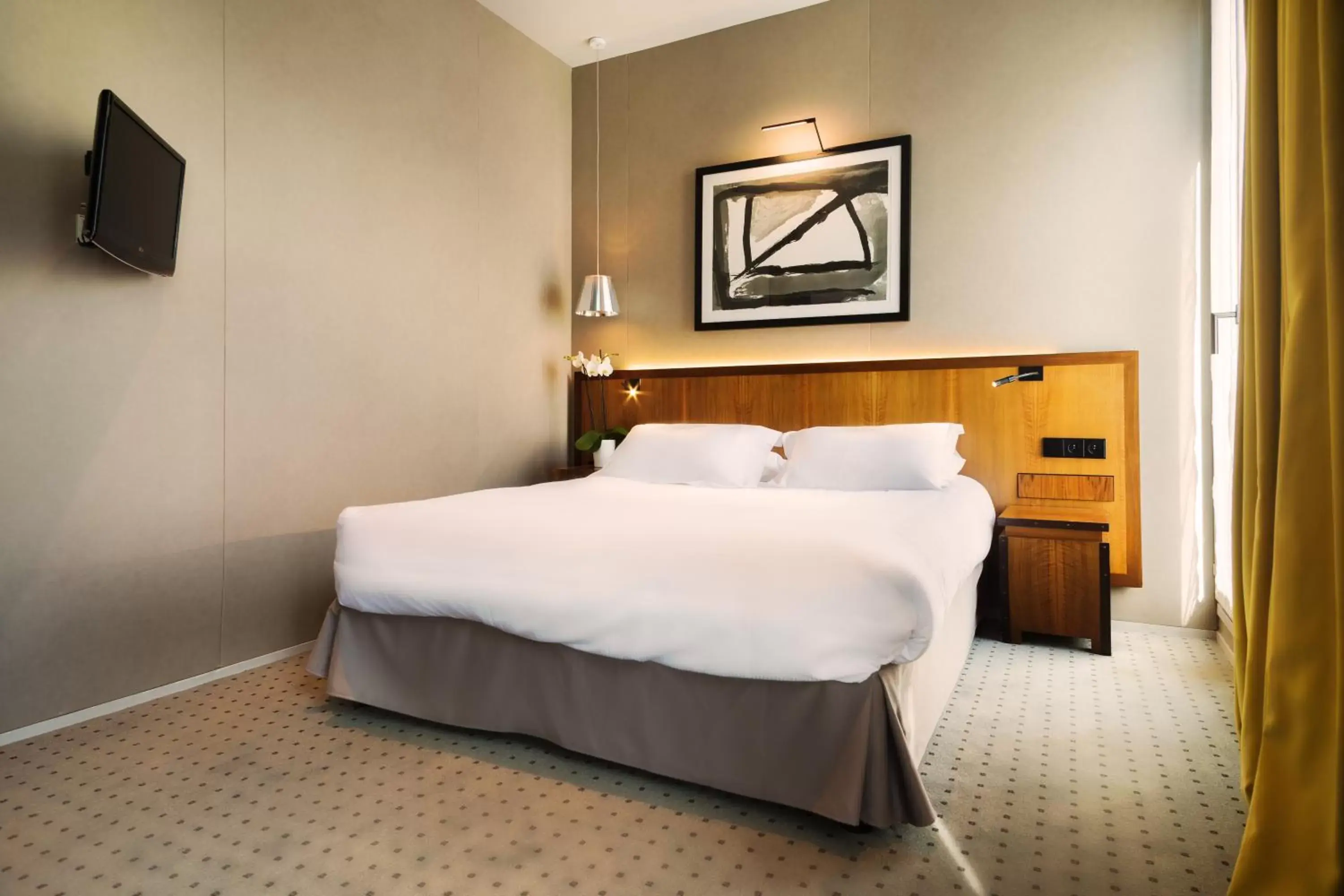 Double Room in Chateaudun Opéra Double Room in Chateaudun Opéra