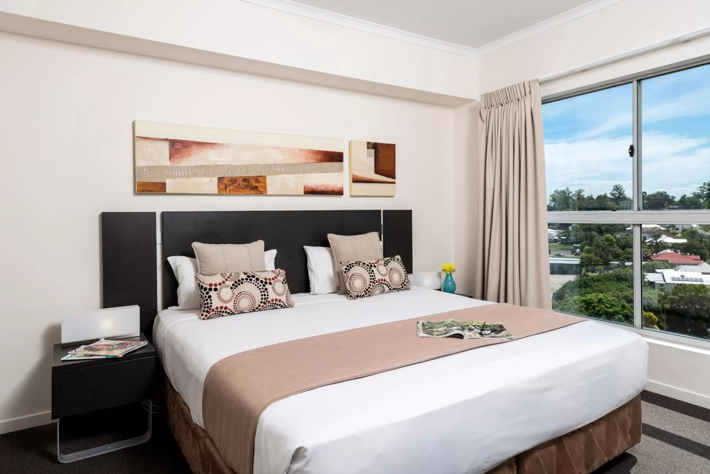 Three-Bedroom Apartment in Oaks Ipswich Aspire Suites Three-Bedroom Apartment in Oaks Ipswich Aspire Suites