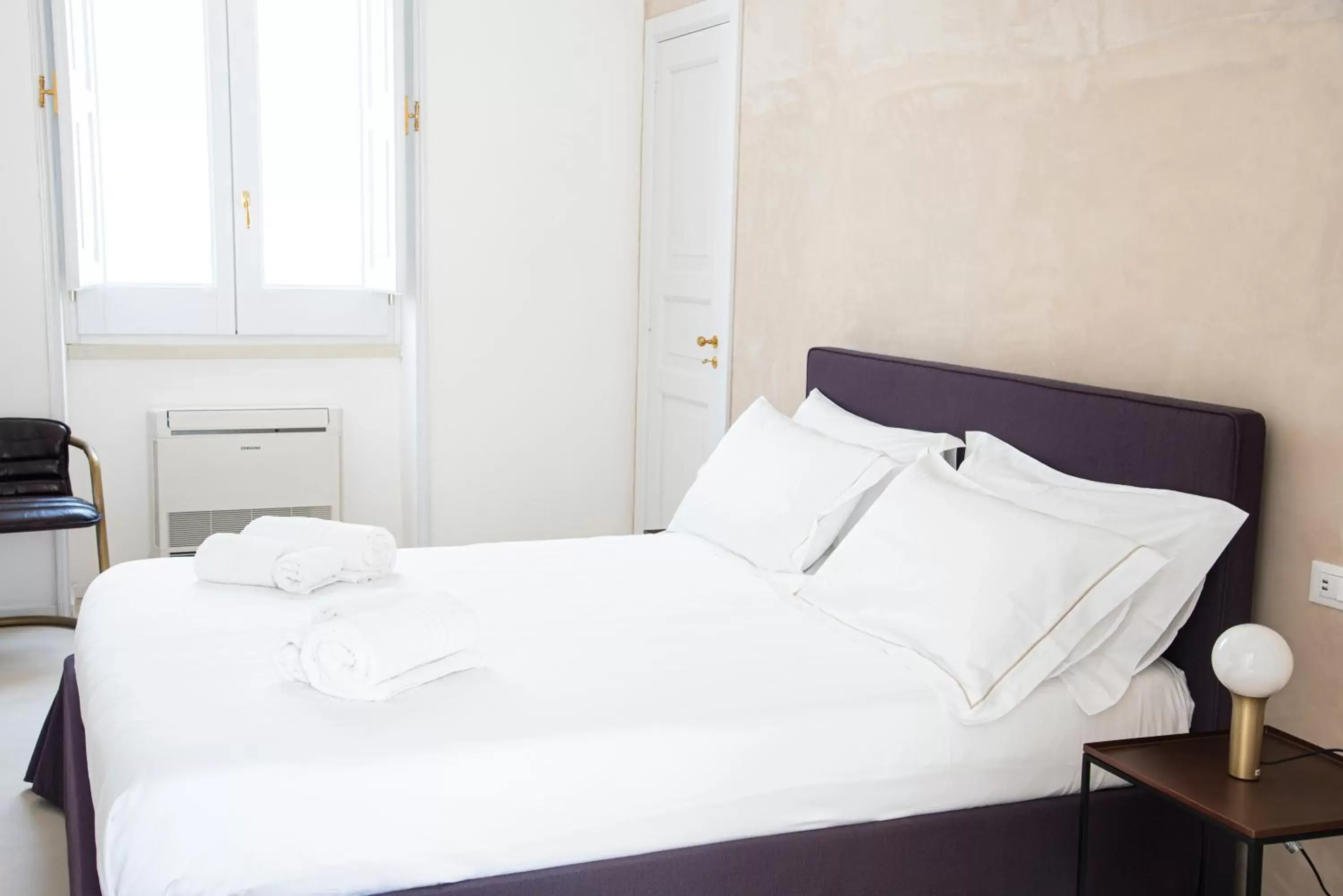 Superior Double Room in Palazzo Garibaldi - Luxury Suites Superior Double Room in Palazzo Garibaldi - Luxury Suites