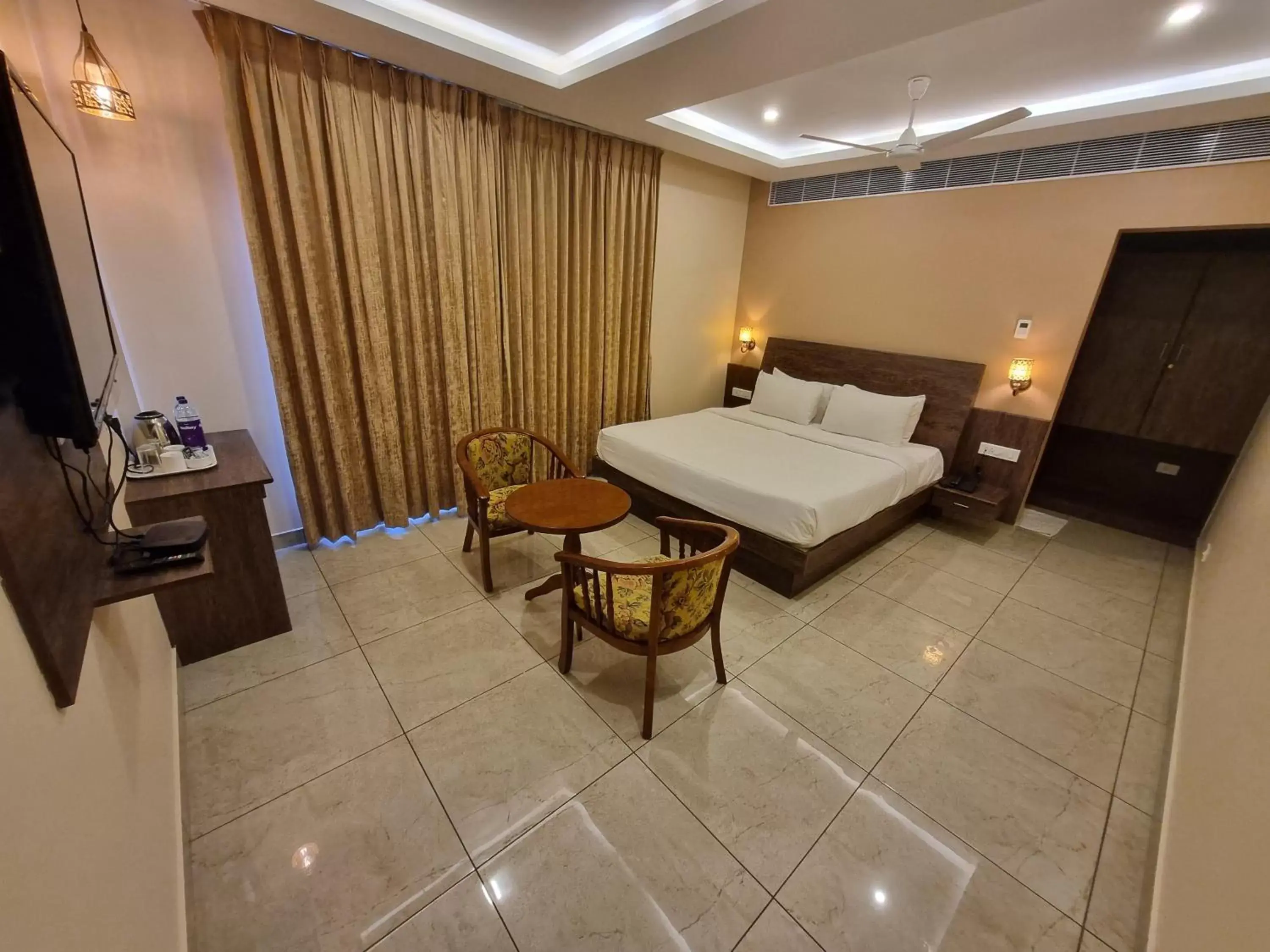 Superior Double Room in PLUTUS RESIDENCY Superior Double Room in PLUTUS RESIDENCY