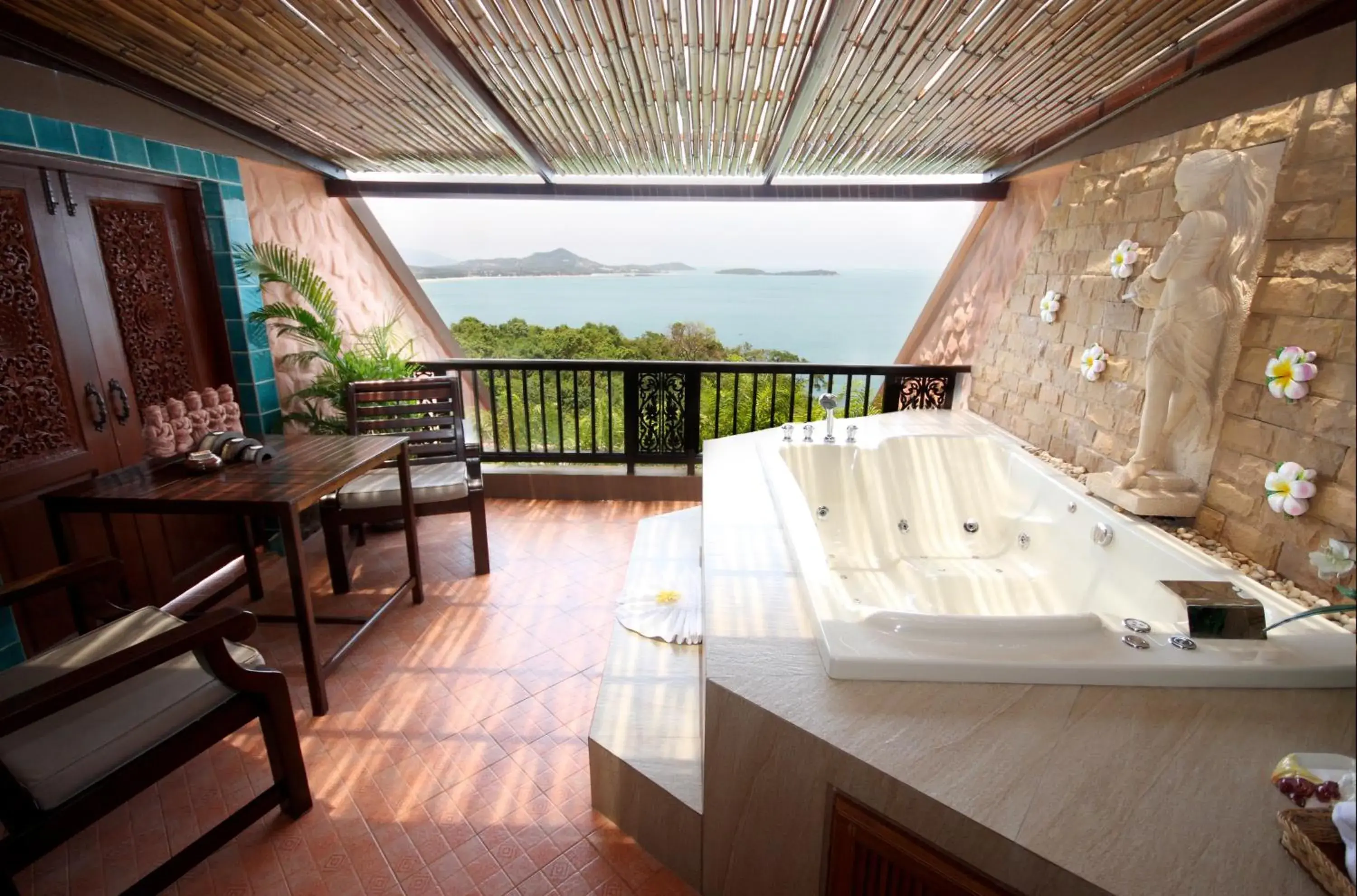 Honeymoon Suite in Samui Bayview Resort & Spa - SHA Plus Honeymoon Suite in Samui Bayview Resort & Spa - SHA Plus