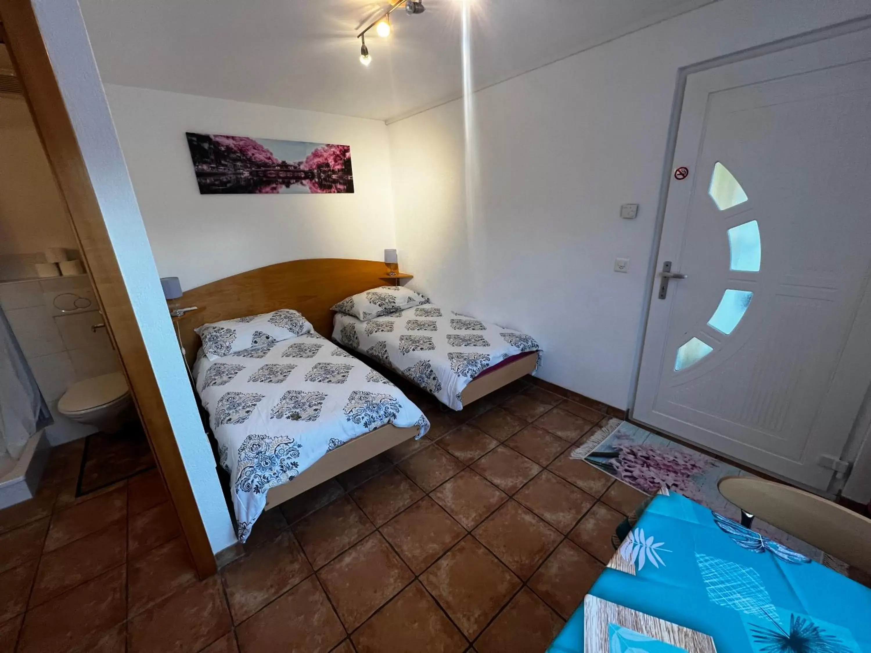 Superior Twin Room in Gîte la Cigale Superior Twin Room in Gîte la Cigale