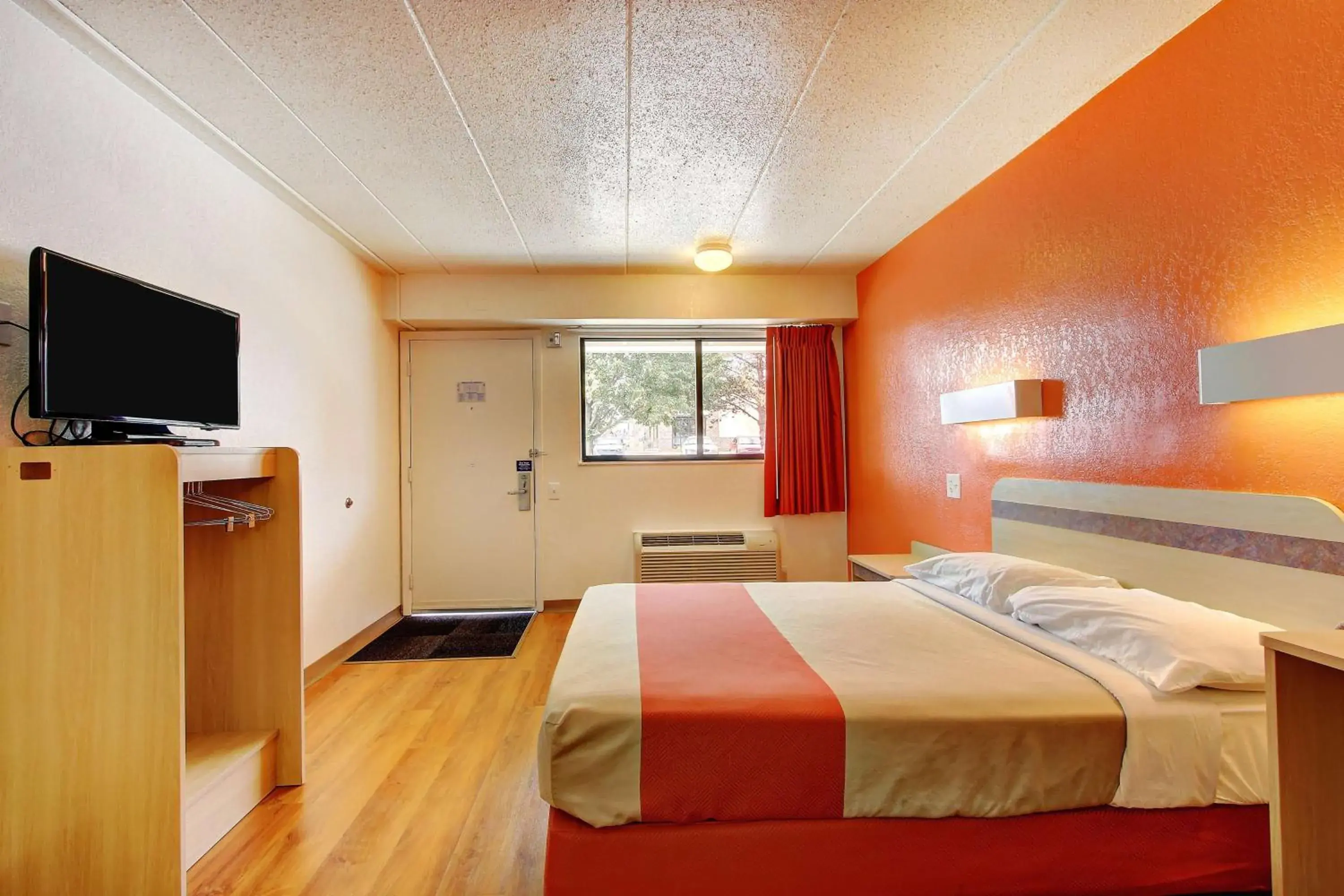 King Room in Motel 6-York, PA King Room in Motel 6-York, PA