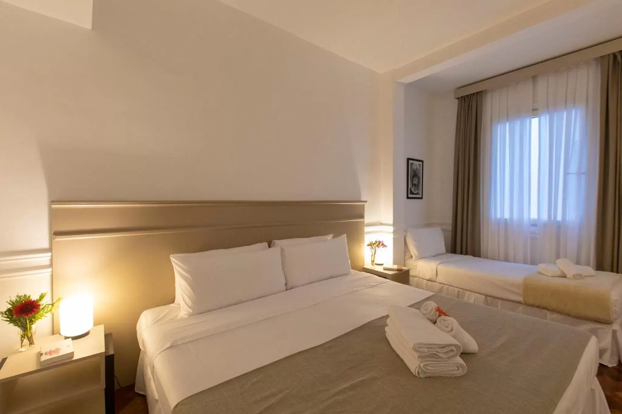 Classic Triple Room in El Misti Hotel Buenos Aires Centro Classic Triple Room in El Misti Hotel Buenos Aires Centro