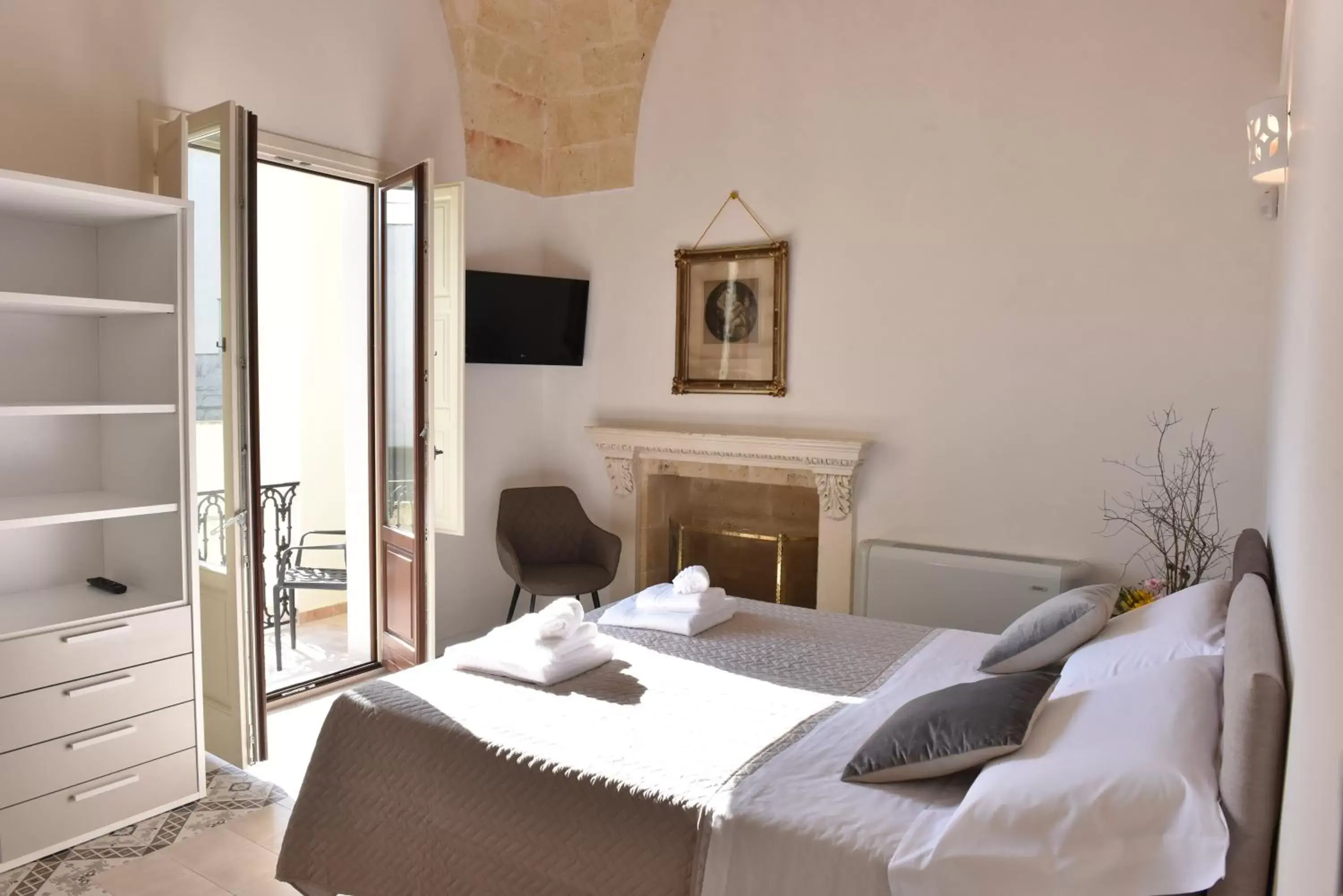 Superior Deluxe Double or Twin Room - single occupancy in Tobacco Suite Superior Deluxe Double or Twin Room - single occupancy in Tobacco Suite