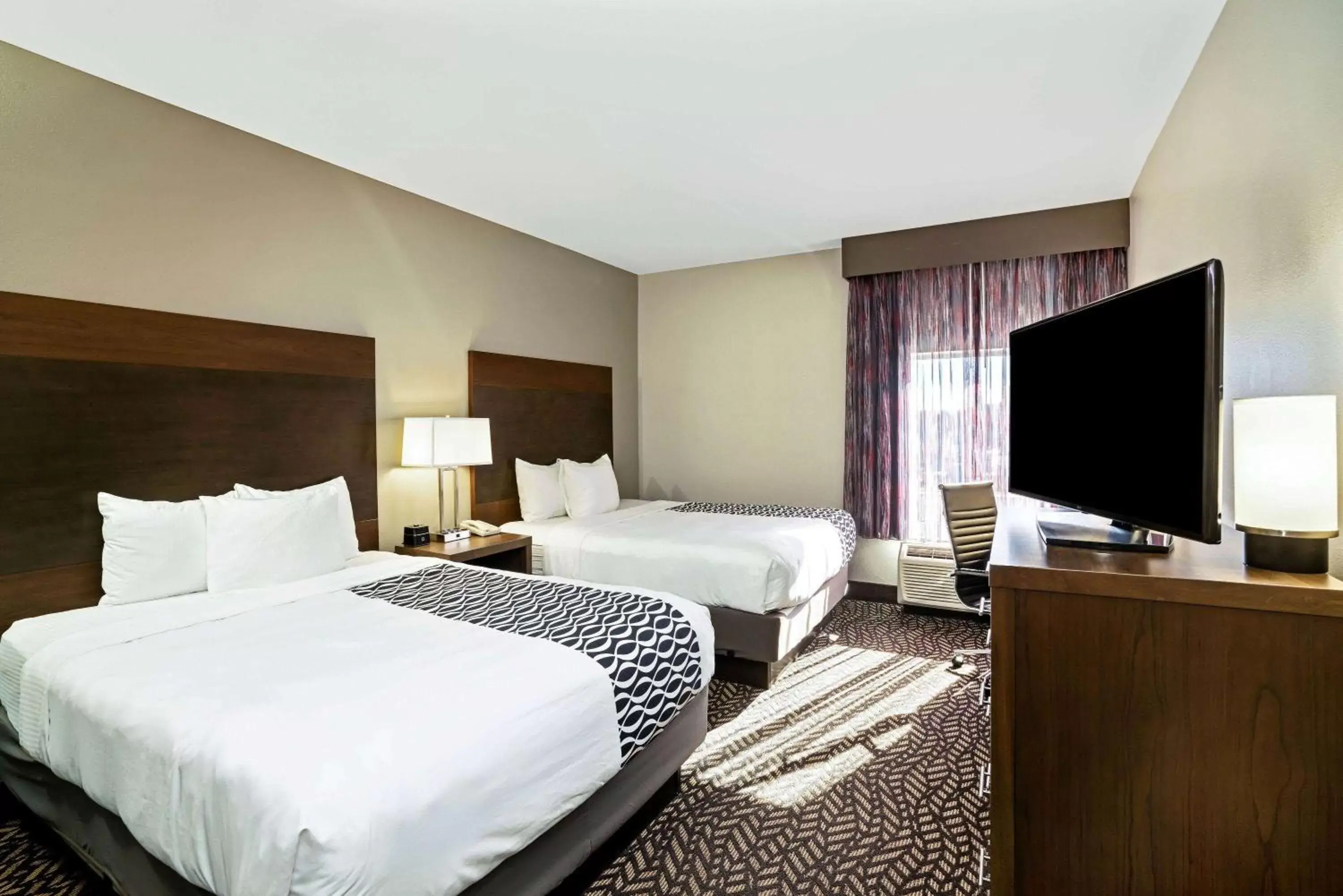 Queen Room with Two Queen Beds in La Quinta by Wyndham Tuscaloosa McFarland Queen Room with Two Queen Beds in La Quinta by Wyndham Tuscaloosa McFarland