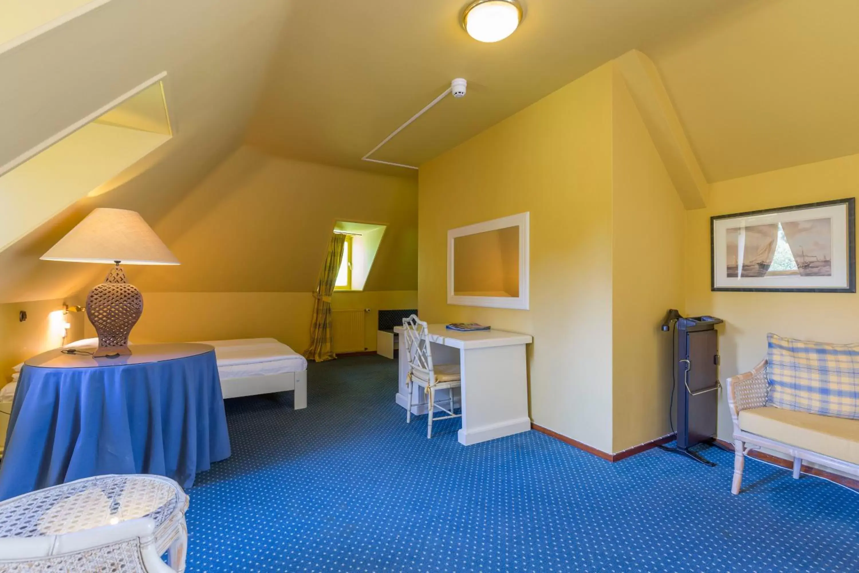 Family Room in Fletcher Hotel-Restaurant Kasteel Erenstein Family Room in Fletcher Hotel-Restaurant Kasteel Erenstein