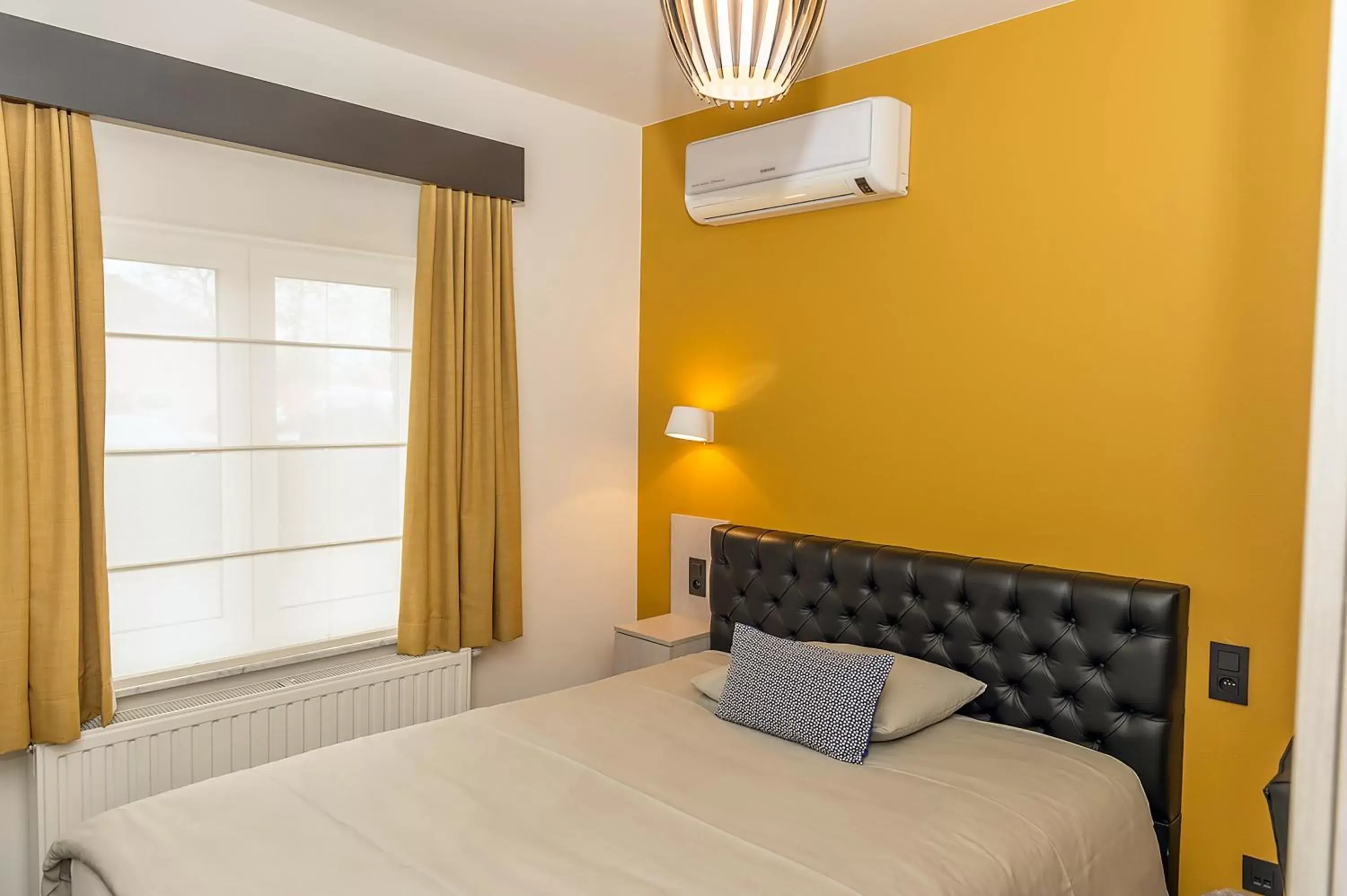 Single Room in Belrom Hotel Single Room in Belrom Hotel