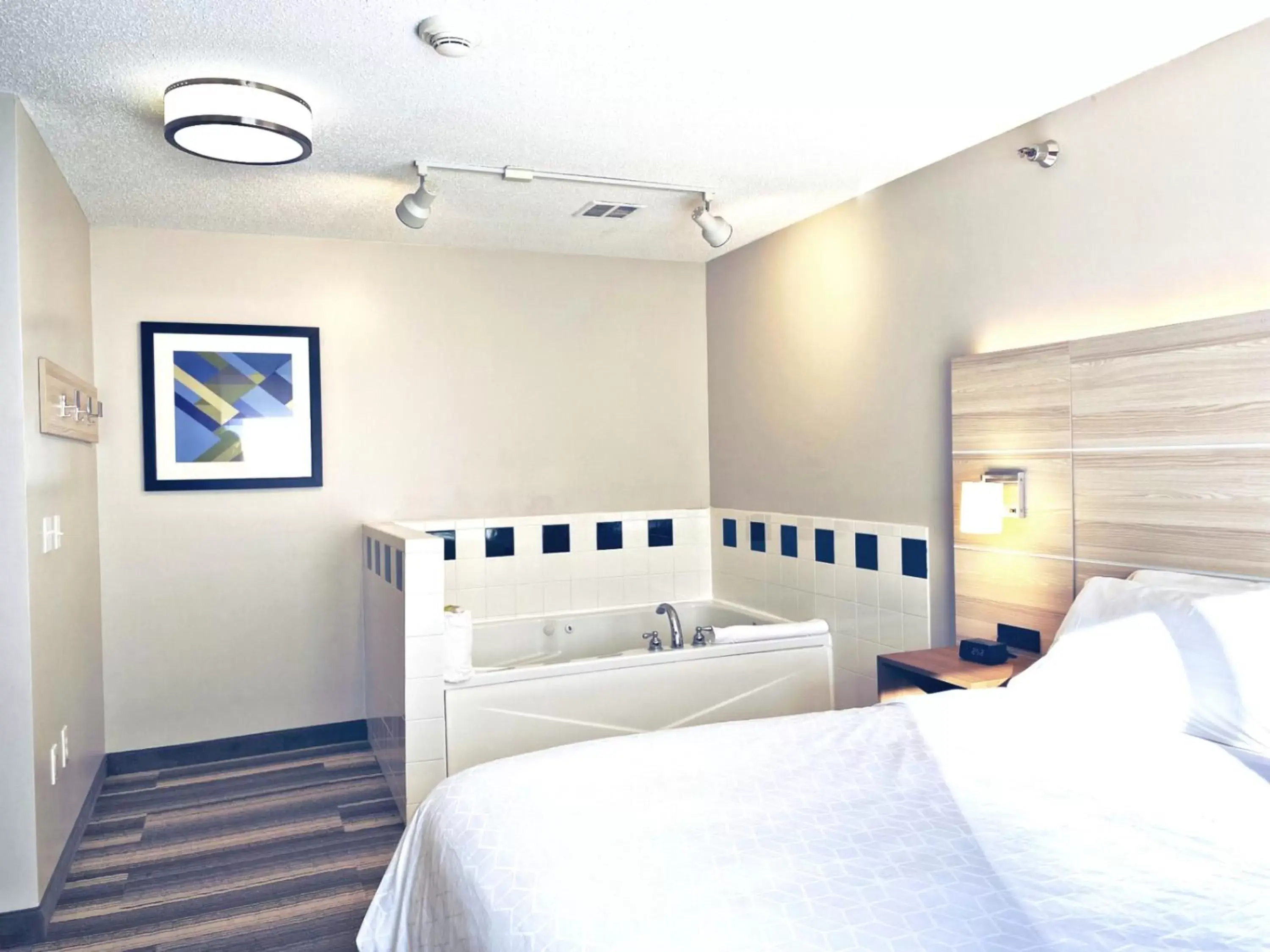 Deluxe Suite - Hearing Accessible - Non-Smoking in Holiday Inn Express Hotel & Suites Logansport, an IHG Hotel Deluxe Suite - Hearing Accessible - Non-Smoking in Holiday Inn Express Hotel & Suites Logansport, an IHG Hotel