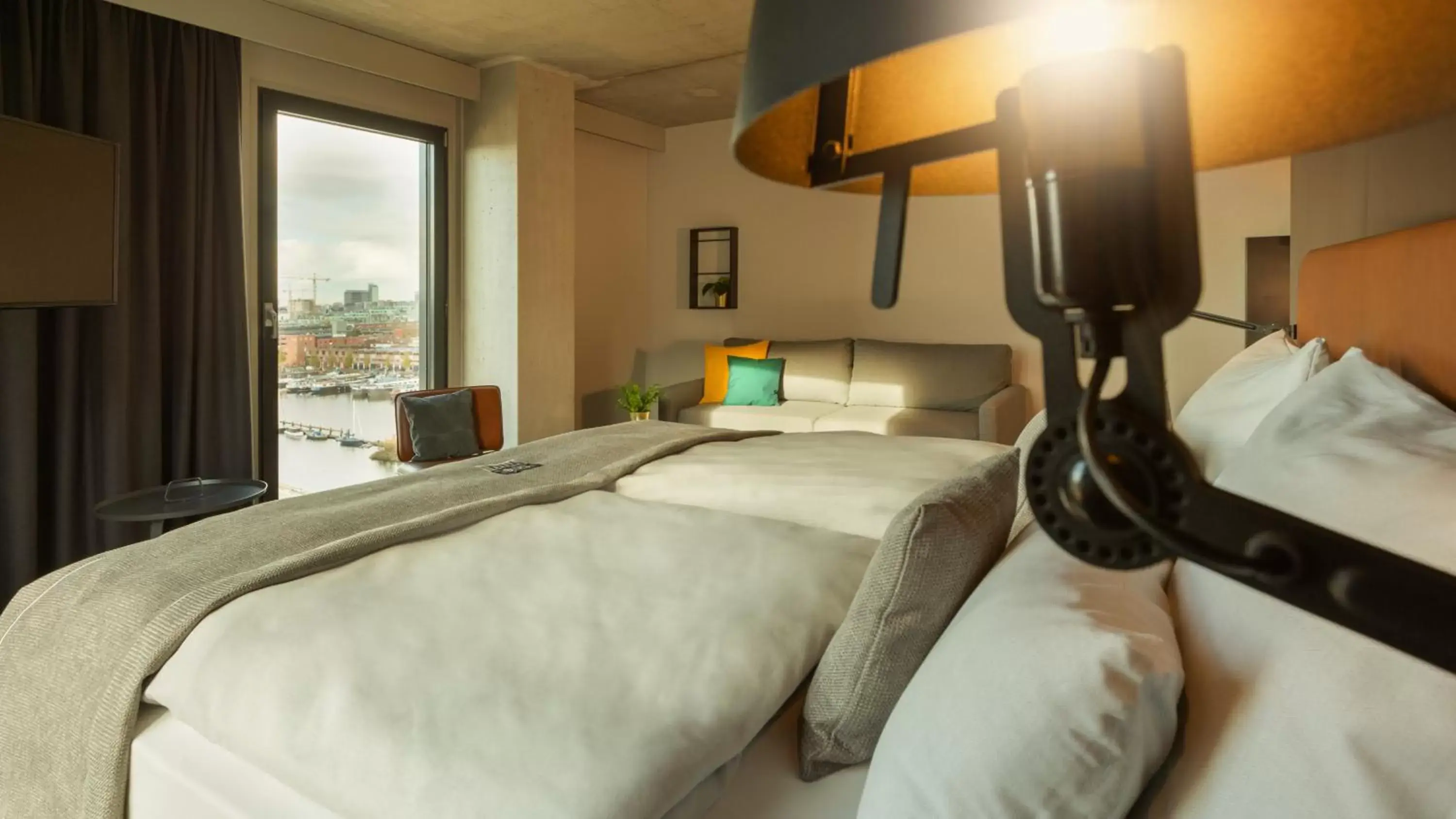 Premium Queen Room in Holiday Inn - the niu, Fender Amsterdam Premium Queen Room in Holiday Inn - the niu, Fender Amsterdam