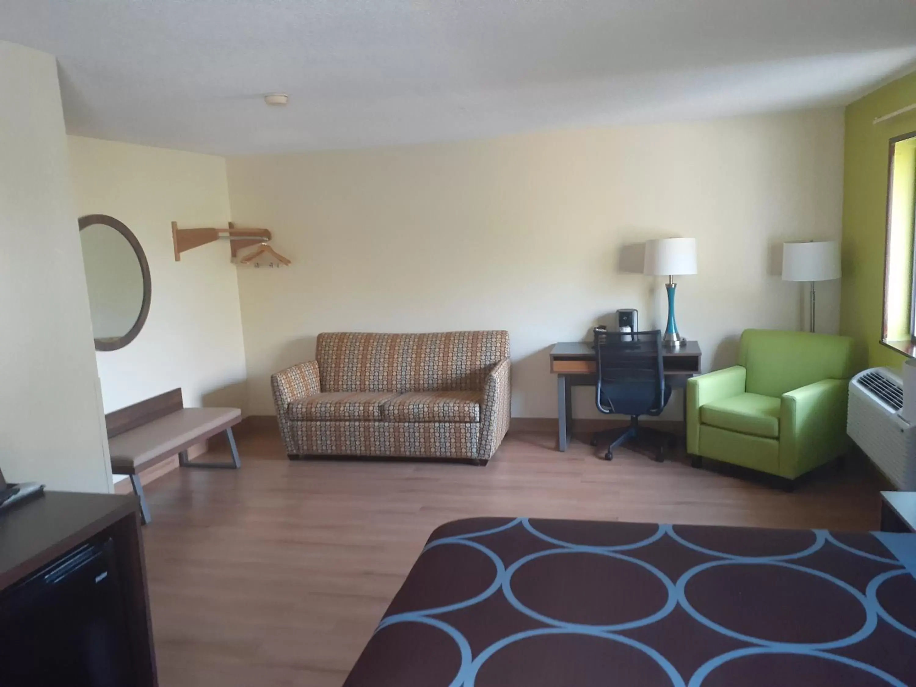 King Studio Suite - Non-Smoking in Super 8 by Wyndham Farmville King Studio Suite - Non-Smoking in Super 8 by Wyndham Farmville