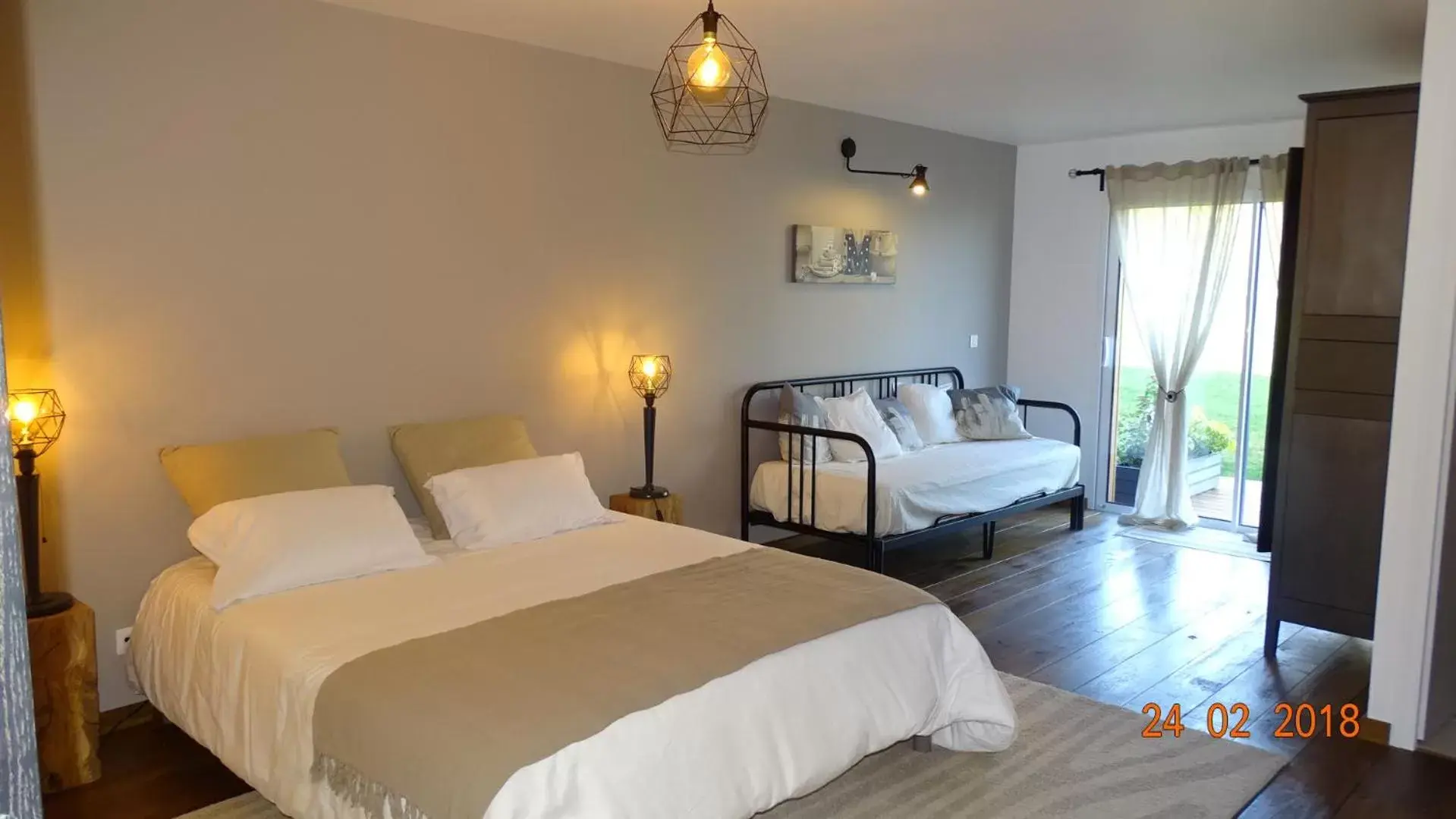 Family Room with Shower in Chambres d'Hôtes Nature et bois BED AND BREAKFAST Family Room with Shower in Chambres d'Hôtes Nature et bois BED AND BREAKFAST