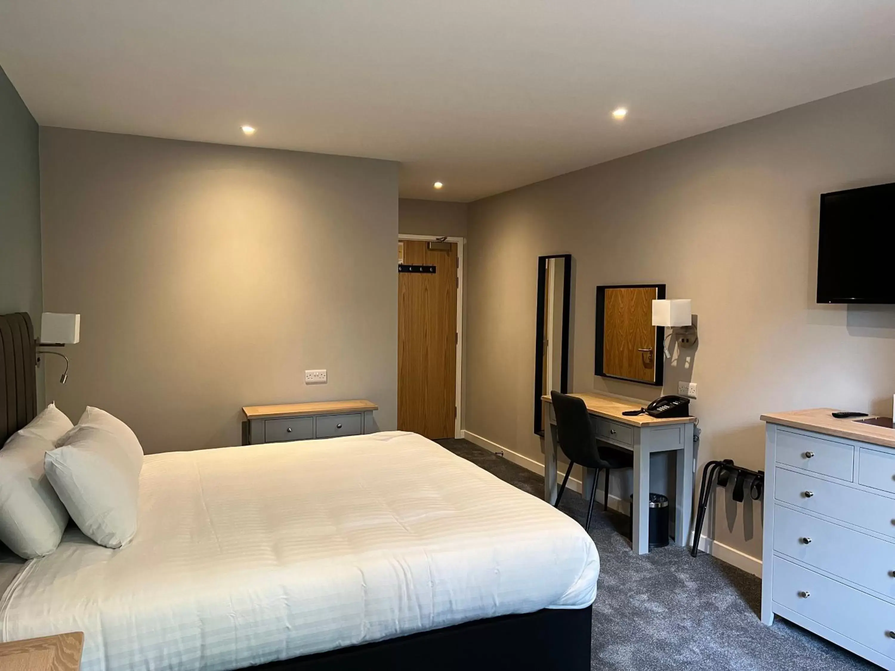 King Room in South Lawn Hotel King Room in South Lawn Hotel