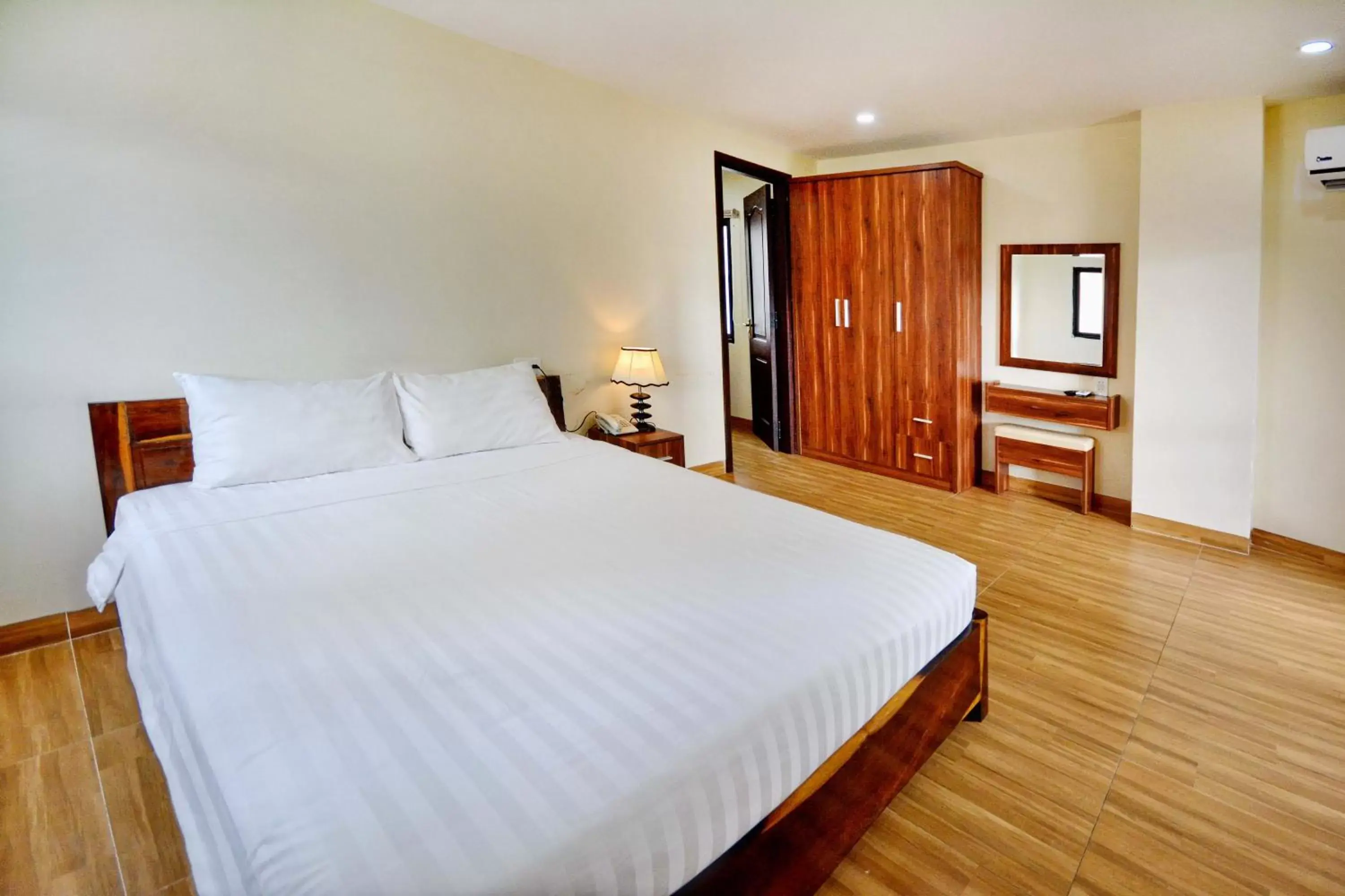 Deluxe Double Room in Harvey Hotel & Apartments Deluxe Double Room in Harvey Hotel & Apartments