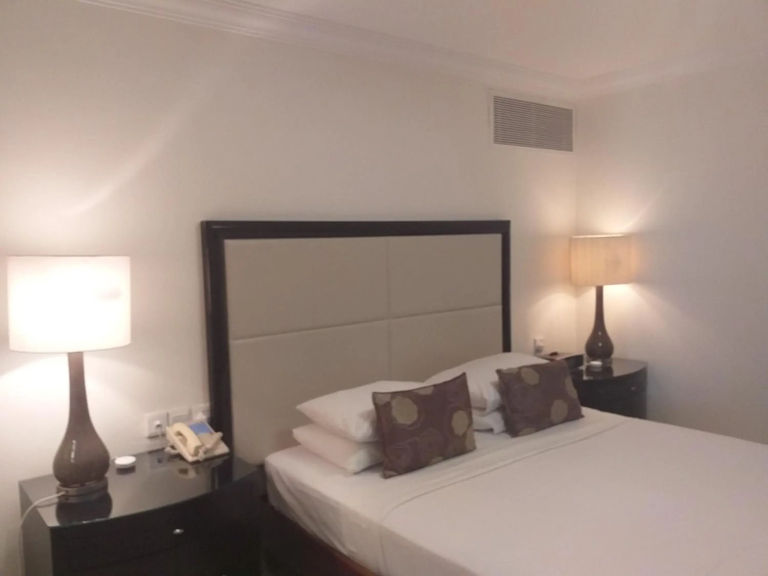 Deluxe Room in Le Vendome Hotel Deluxe Room in Le Vendome Hotel