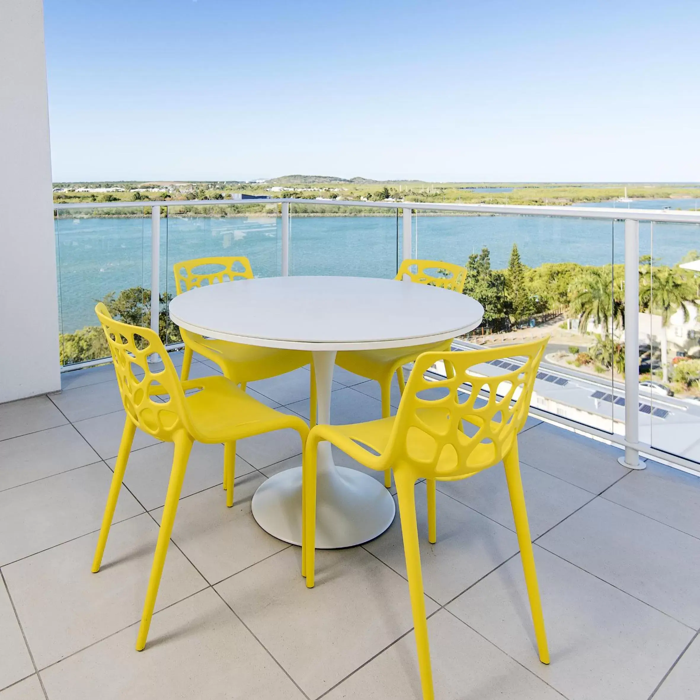 1 Bedroom Balcony Apartment with Riverview in Riviera Mackay 1 Bedroom Balcony Apartment with Riverview in Riviera Mackay