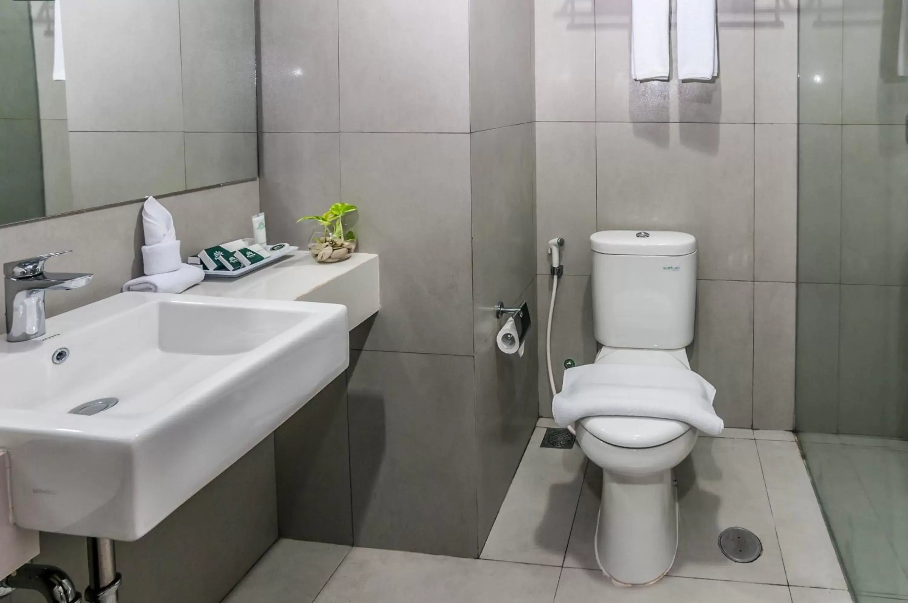 Deluxe Twin Room in KHAS Makassar Hotel Deluxe Twin Room in KHAS Makassar Hotel