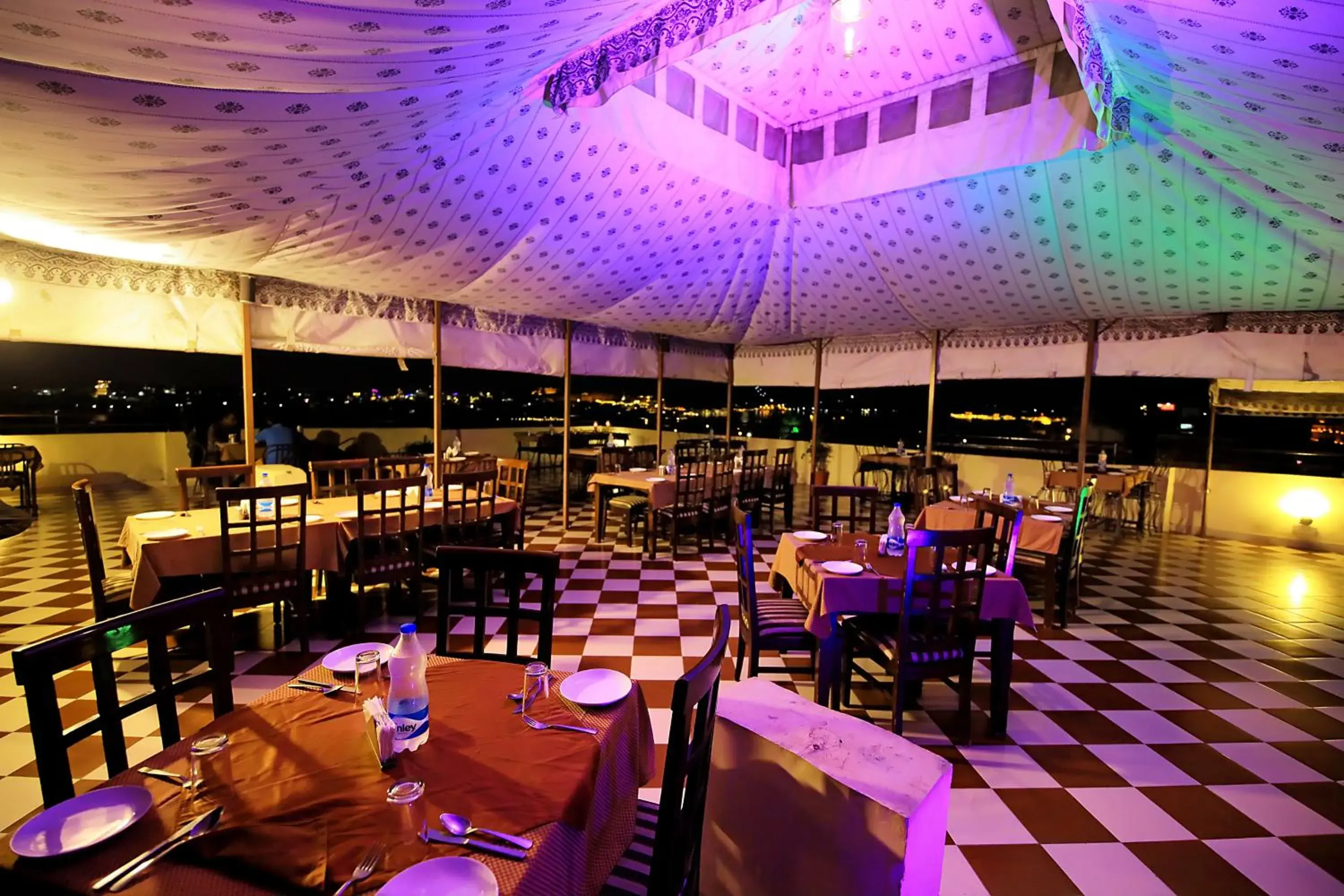 Restaurant/Places to Eat in Hotel Royal Pratap Niwas Restaurant/Places to Eat in Hotel Royal Pratap Niwas