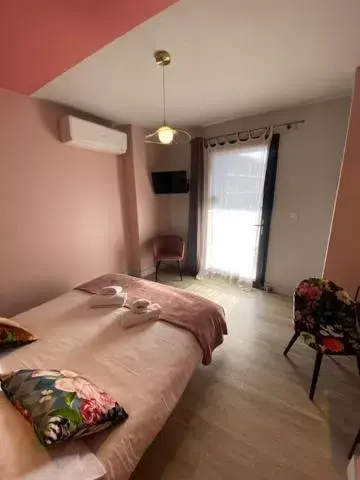 Double Room with Mountain View in Chambre D'hôtes Chez Dom Double Room with Mountain View in Chambre D'hôtes Chez Dom