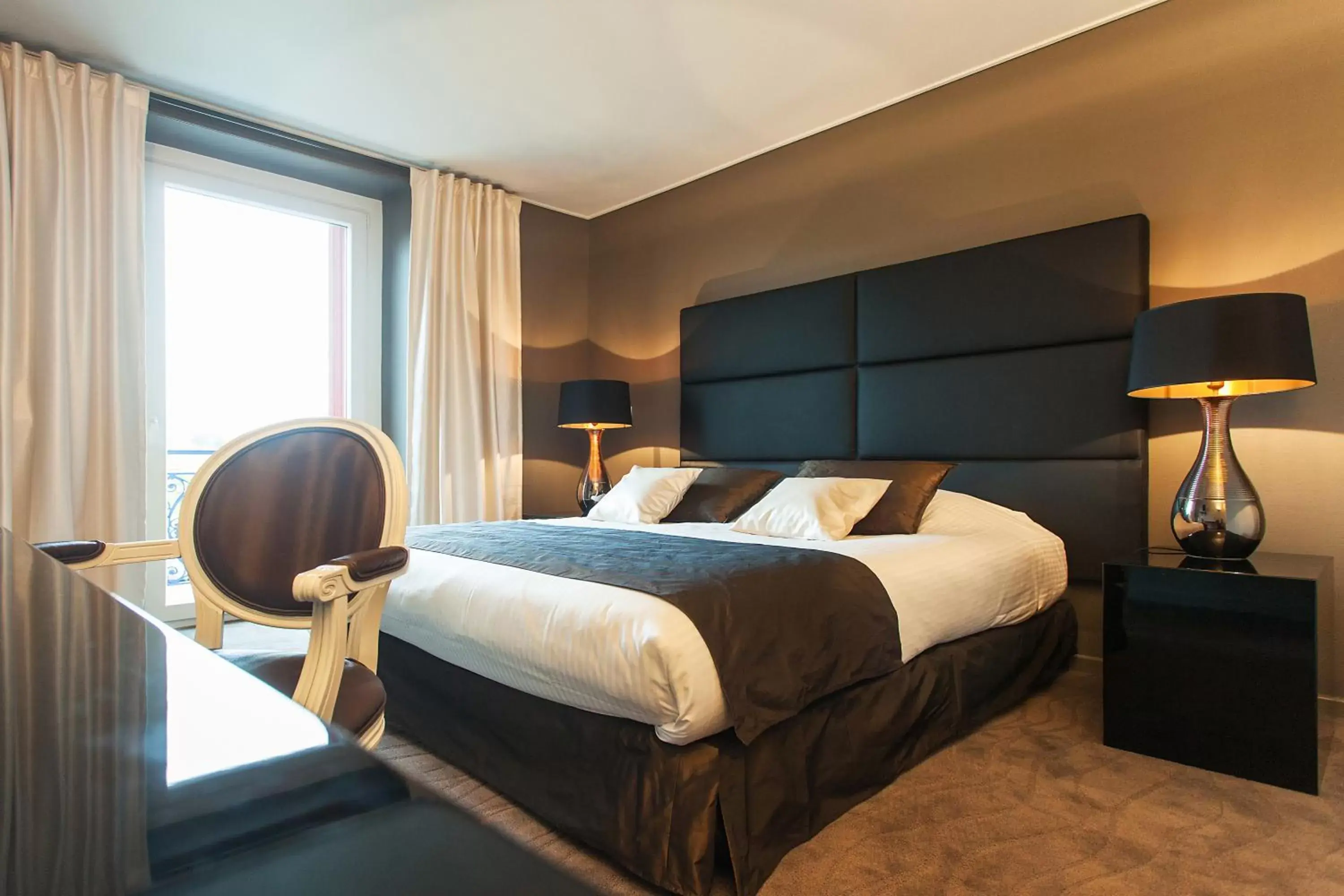 Standard Double Room in Hotel Restaurant Les Capucins Standard Double Room in Hotel Restaurant Les Capucins