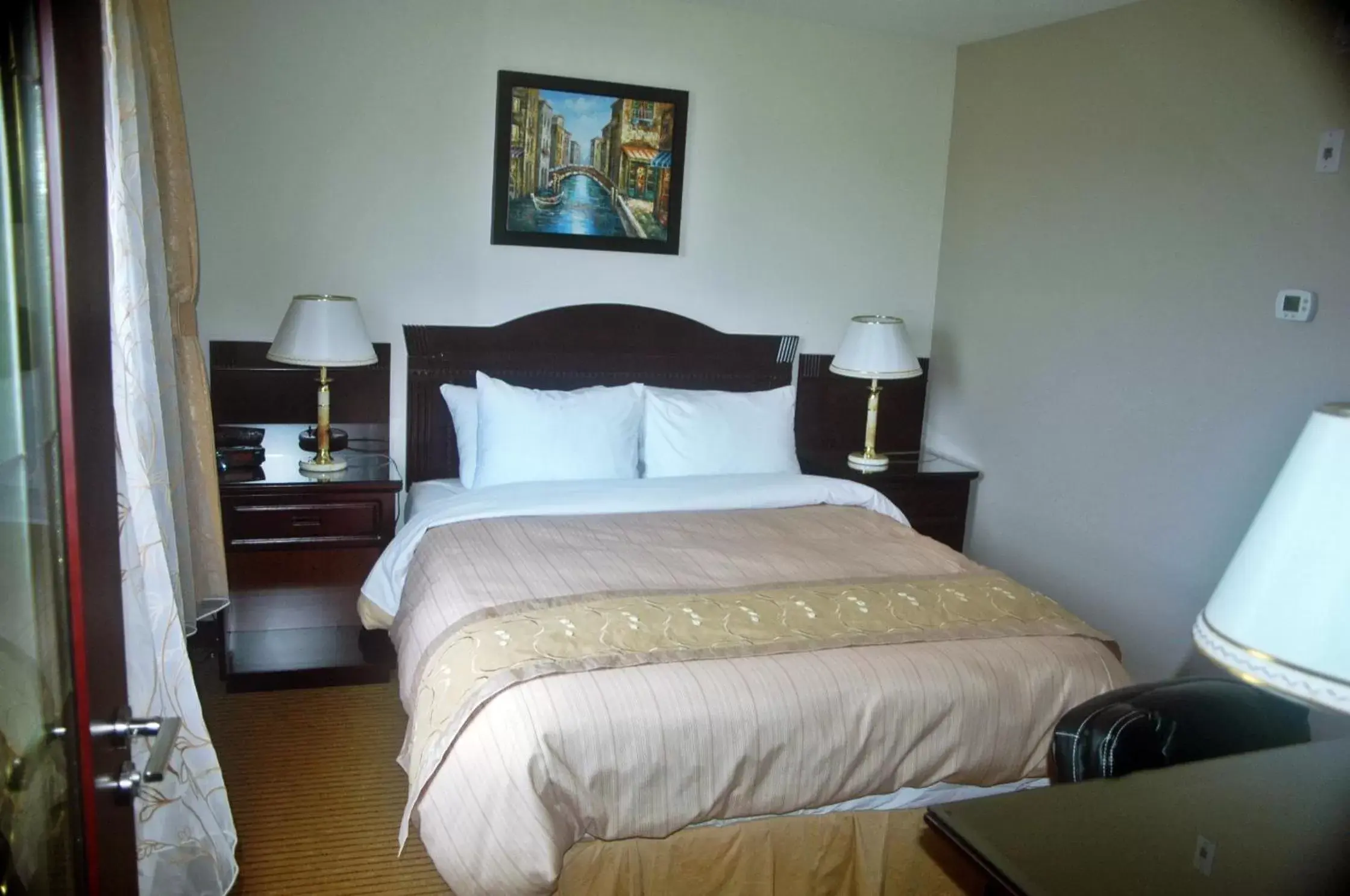 Queen Studio - Non-Smoking in Days Inn by Wyndham Athabasca Queen Studio - Non-Smoking in Days Inn by Wyndham Athabasca