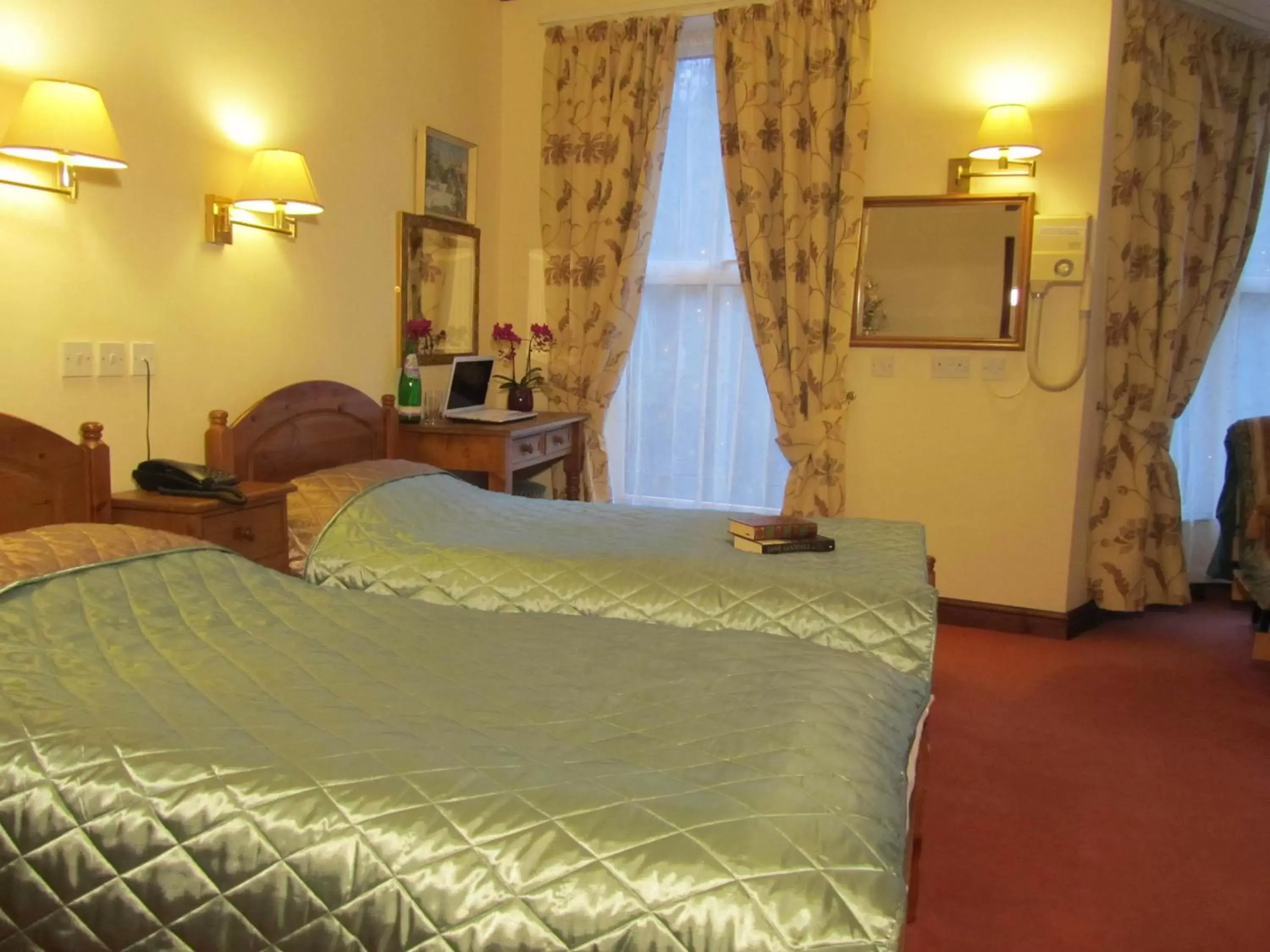 Twin Room in Garden Hotel Twin Room in Garden Hotel