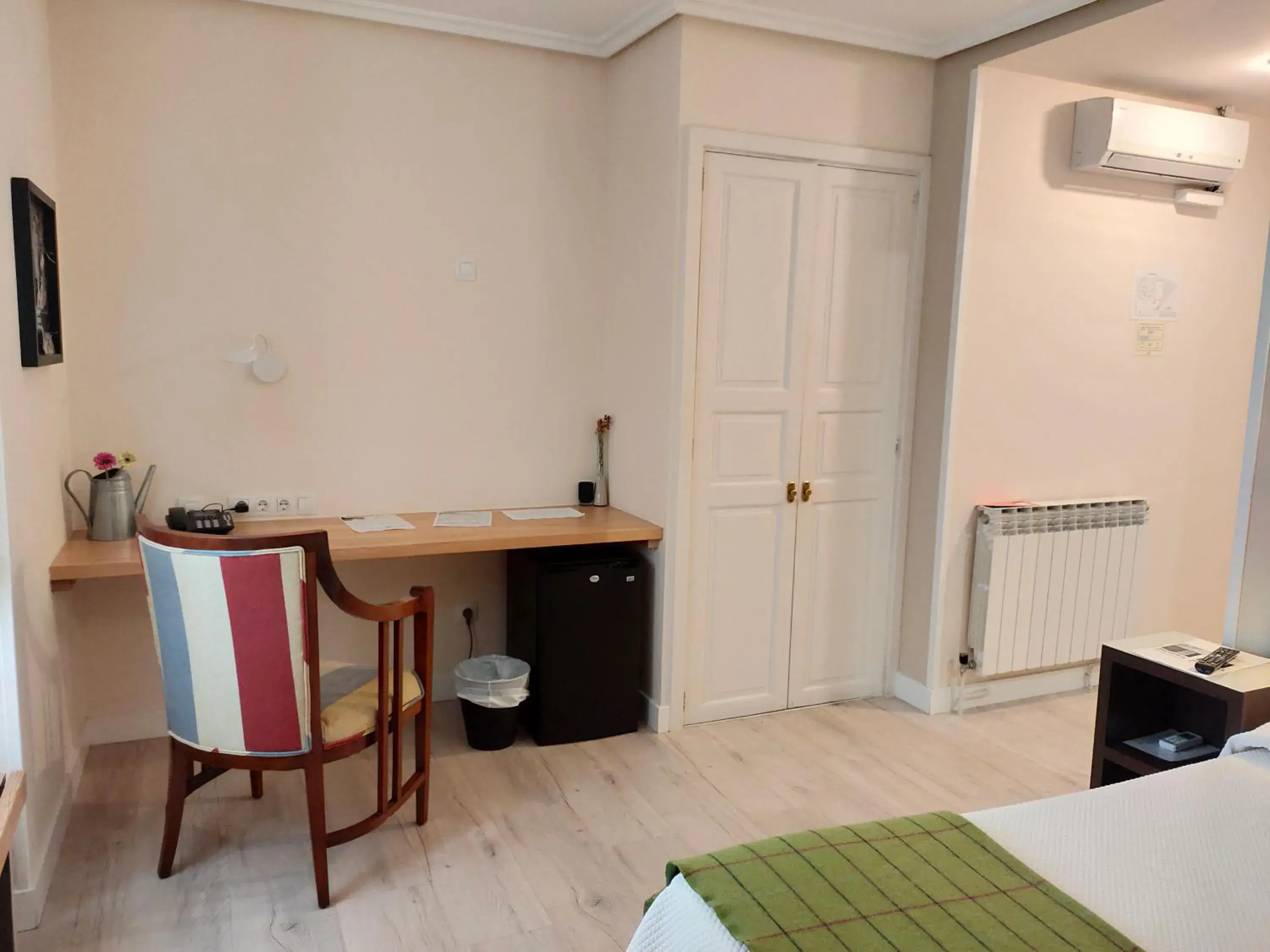 Standard Queen Room - single occupancy in Hotel Arrope Standard Queen Room - single occupancy in Hotel Arrope