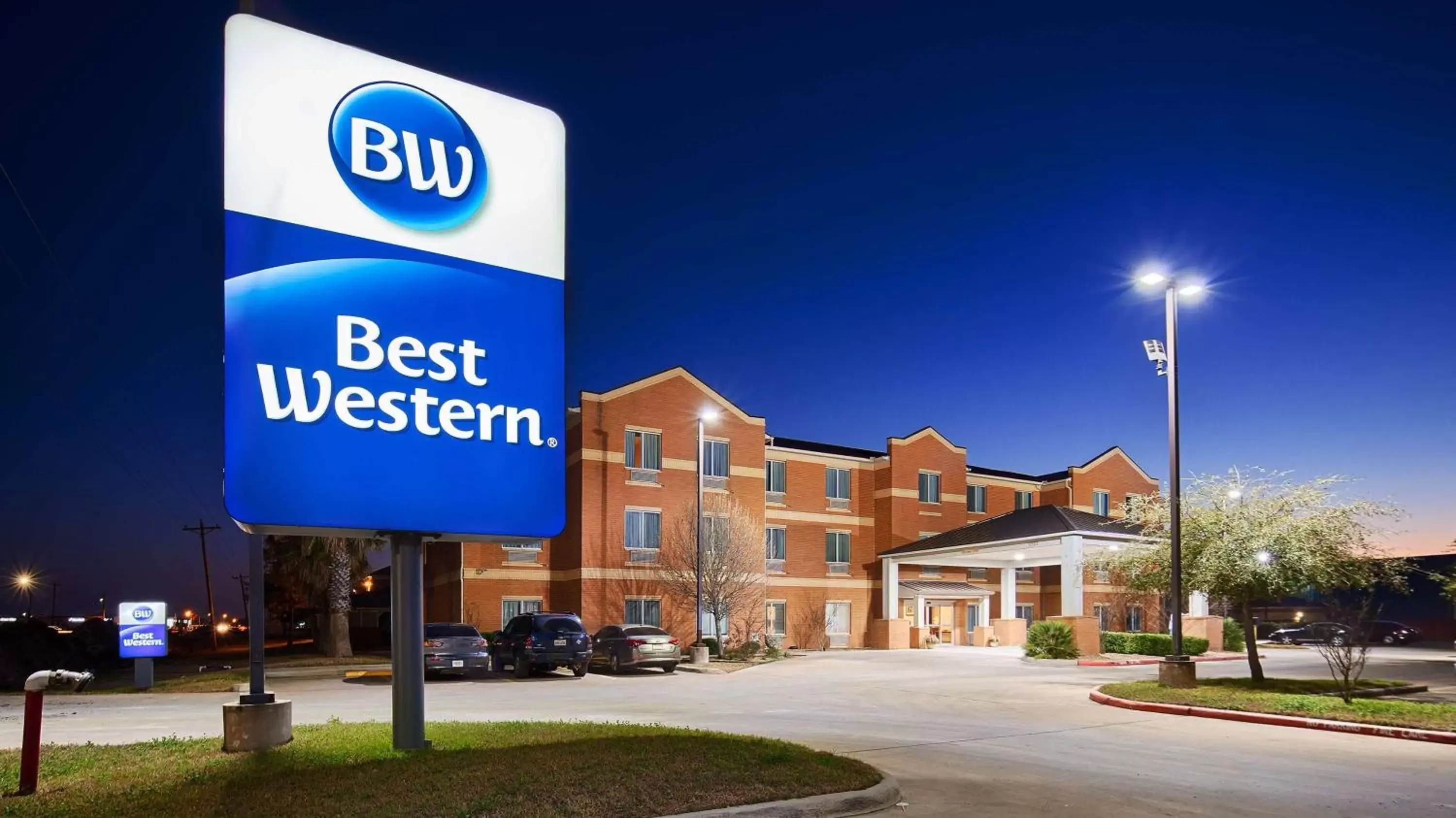 Property building in Best Western Lockhart Hotel & Suites Property building in Best Western Lockhart Hotel & Suites