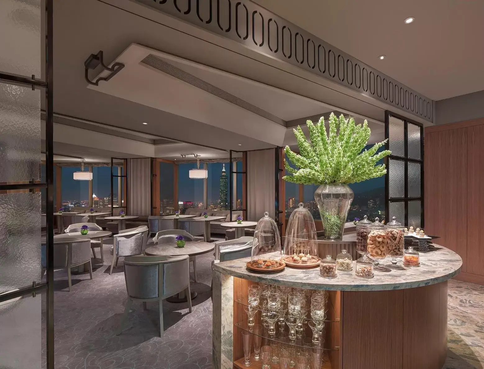 Horizon Deluxe Twin Room with Horizon Club Lounge Access in Shangri-La Far Eastern, Taipei Horizon Deluxe Twin Room with Horizon Club Lounge Access in Shangri-La Far Eastern, Taipei