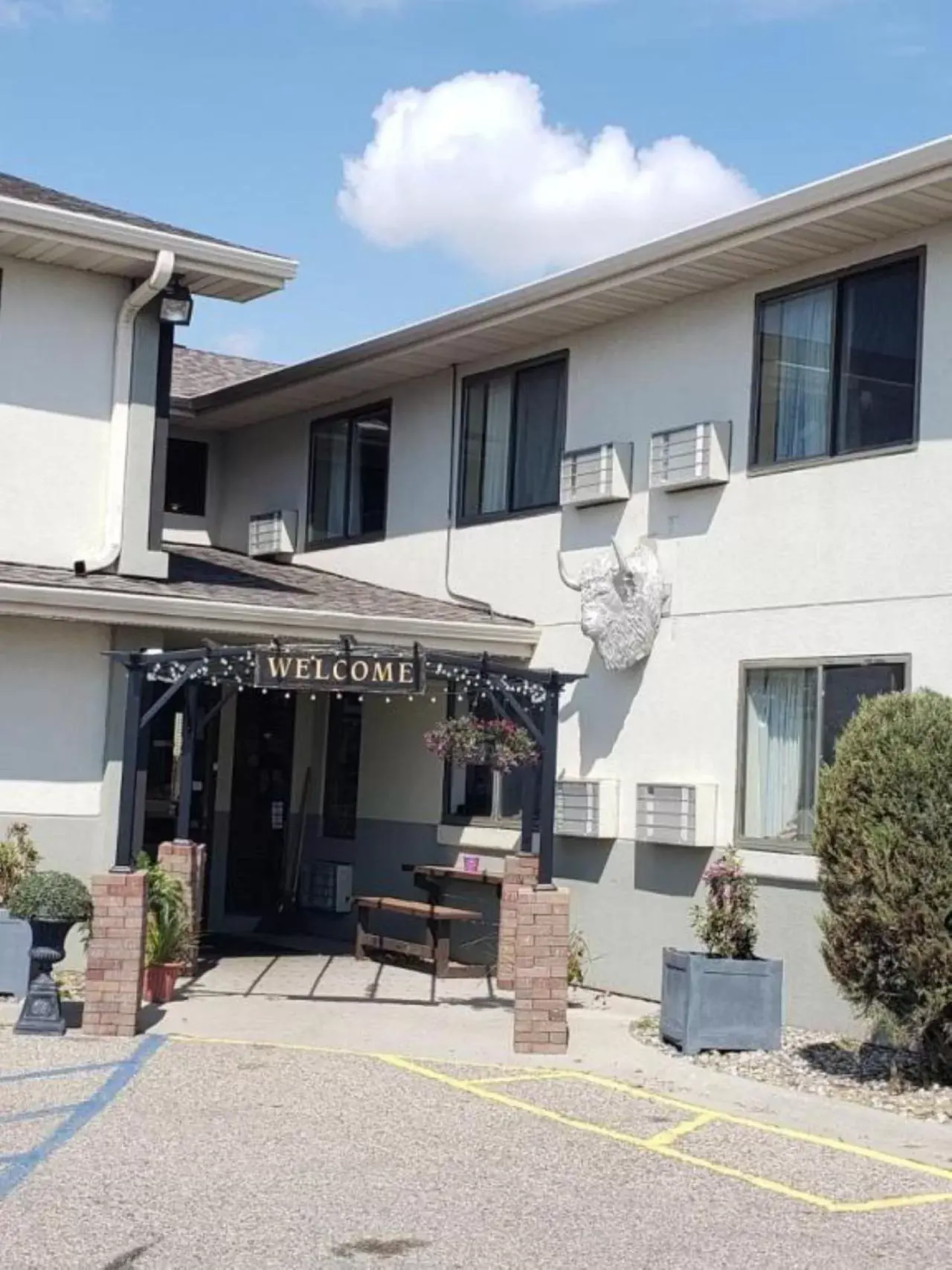 Bison Plains Lodge Bison Plains Lodge