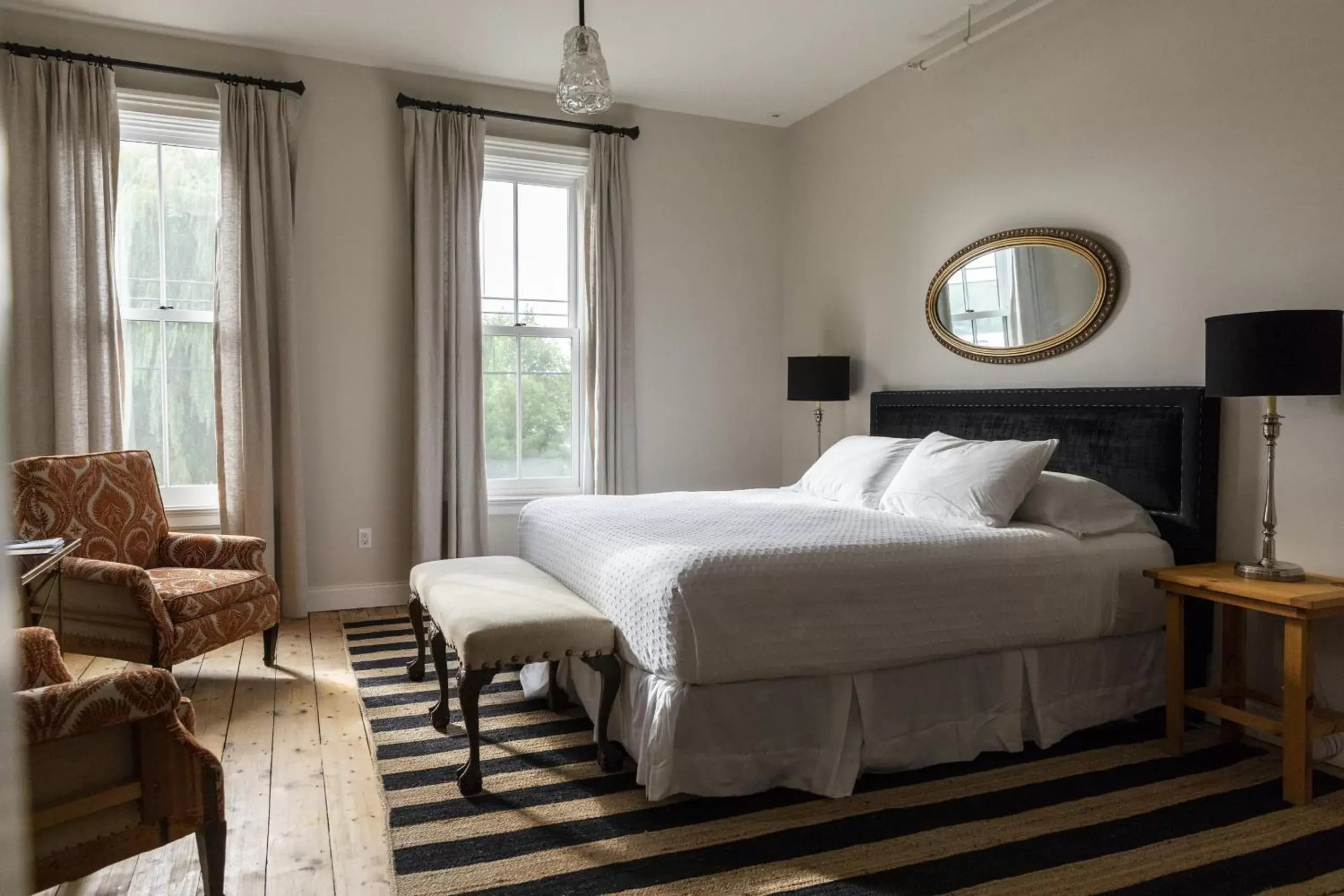 Standard King Room in Stewart House Hotel Standard King Room in Stewart House Hotel