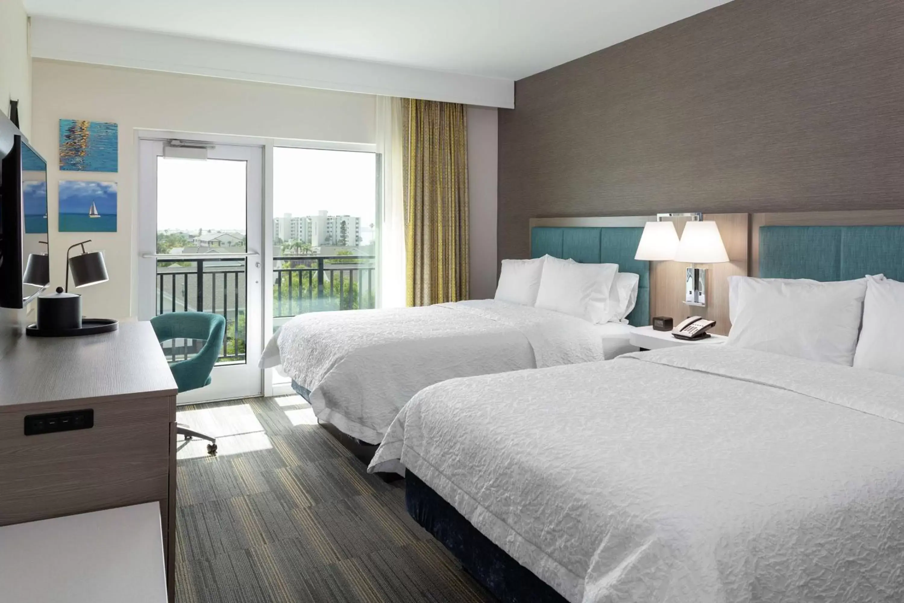 Queen Room with Two Queen Beds in Hampton Inn Dunedin, Fl Queen Room with Two Queen Beds in Hampton Inn Dunedin, Fl