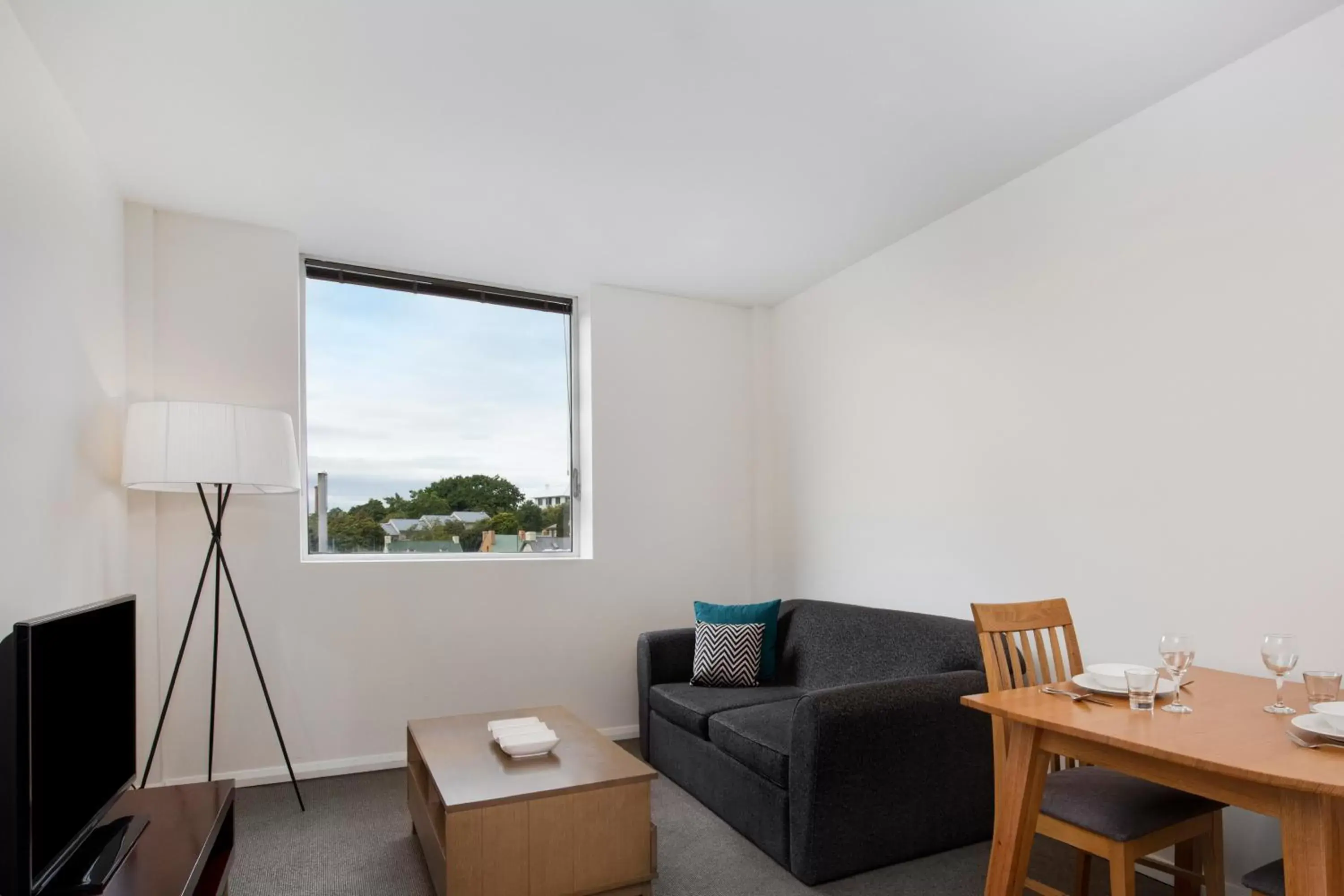 Studio Apartment in Mantra One Sandy Bay Road Studio Apartment in Mantra One Sandy Bay Road