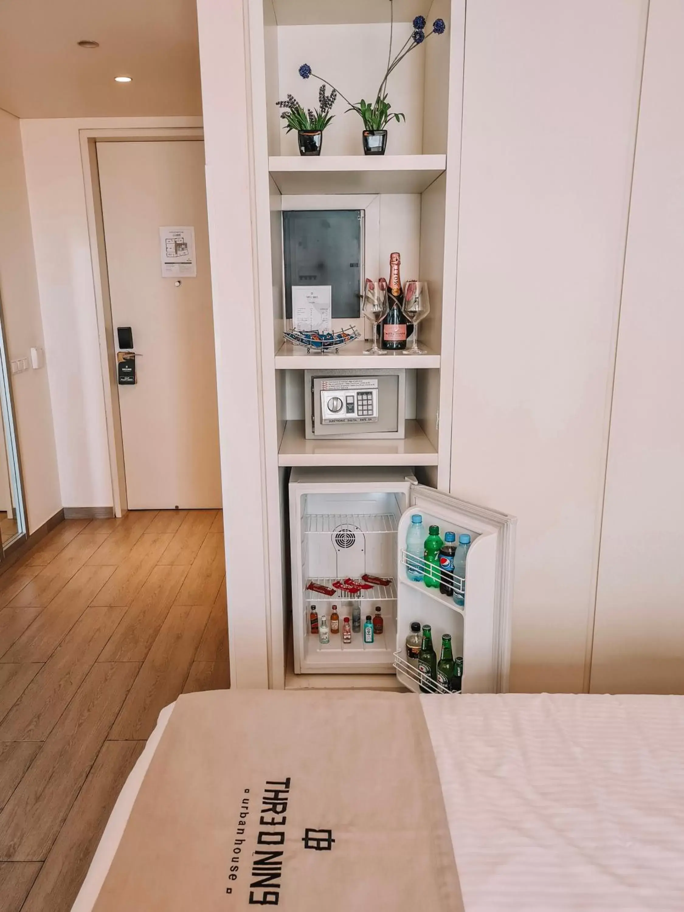 Deluxe Single Room - single occupancy in Three O Nine Hotel Deluxe Single Room - single occupancy in Three O Nine Hotel