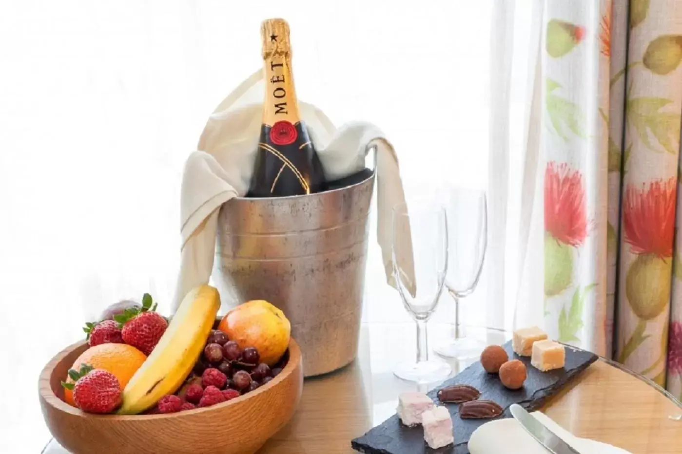 Standard Double or Twin Room (Pets Allowed on Request) in Moorings Hotel Standard Double or Twin Room (Pets Allowed on Request) in Moorings Hotel