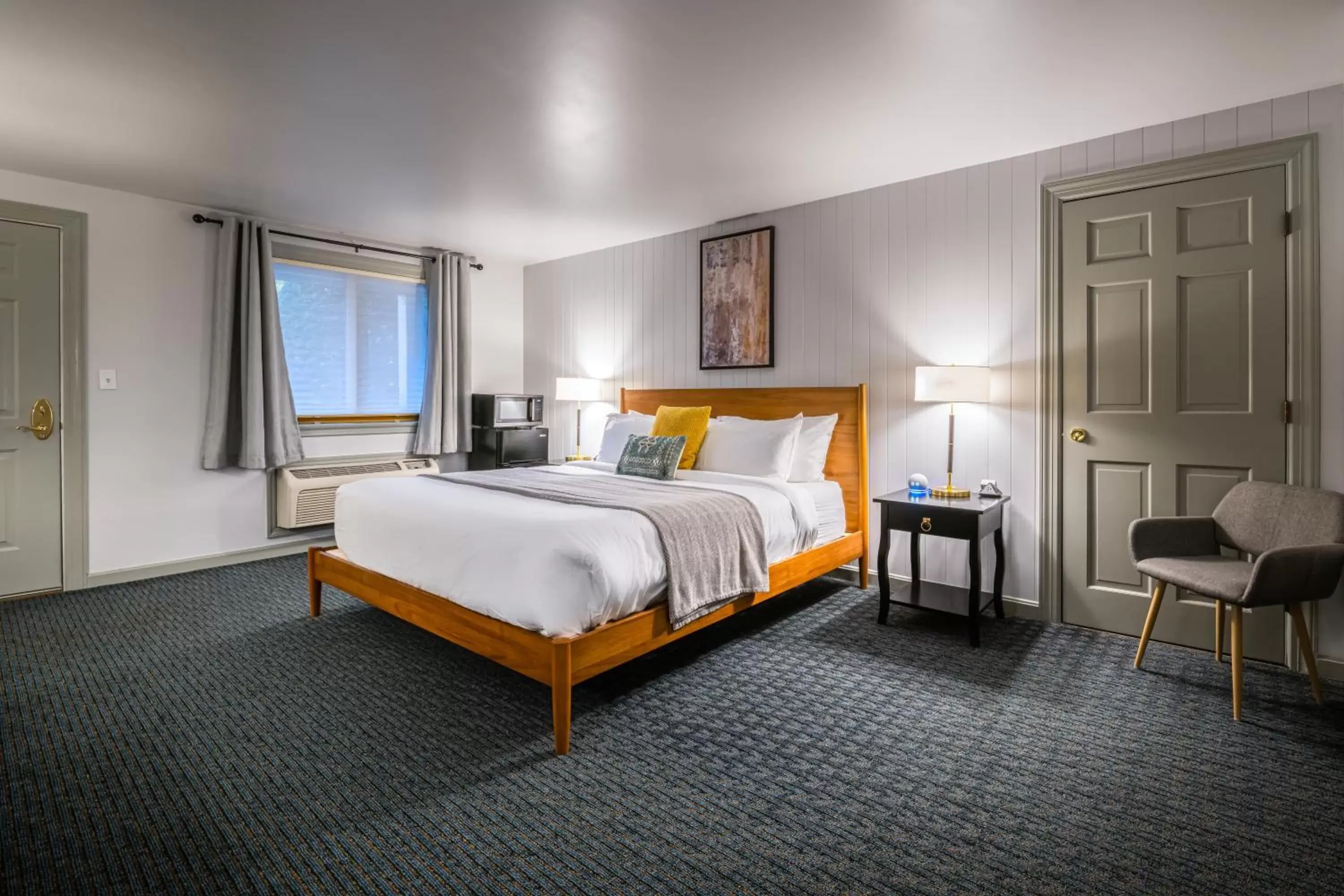 Superior King Room in Riverhouse by Weekender formerly Jack Daniels Inn Superior King Room in Riverhouse by Weekender formerly Jack Daniels Inn